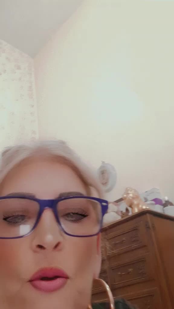 @Anna Esposito