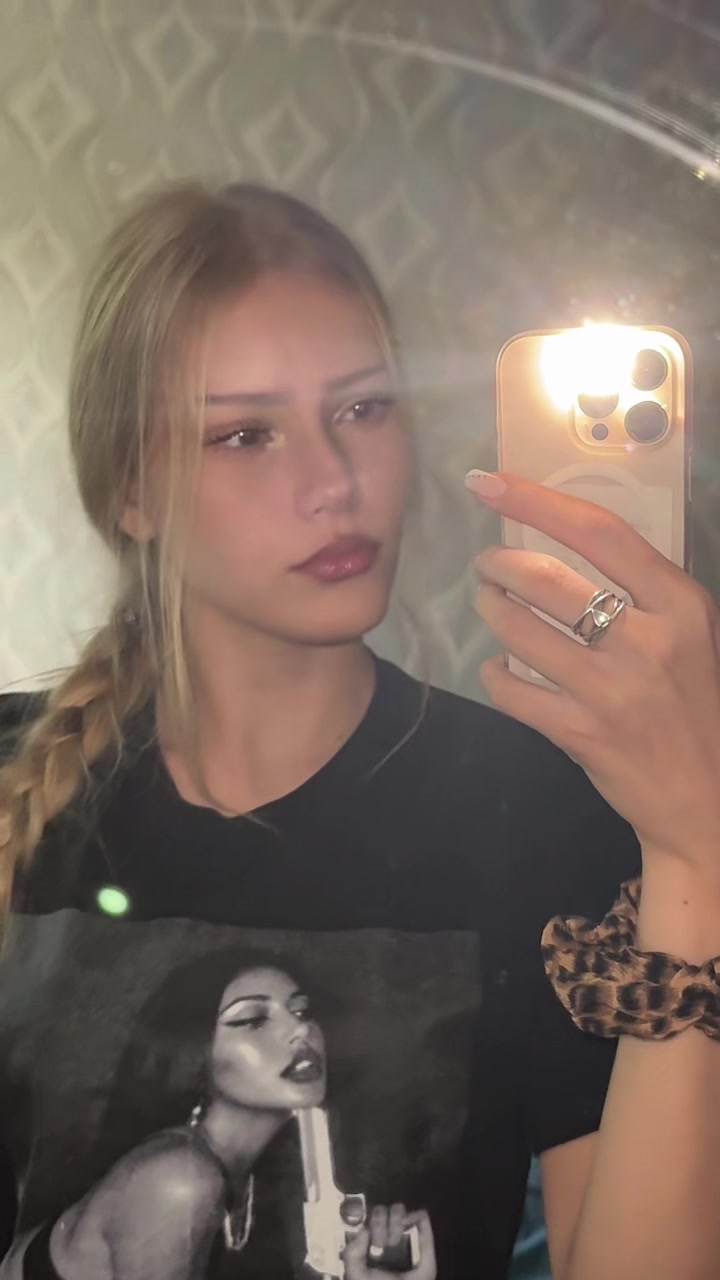 @anaais1