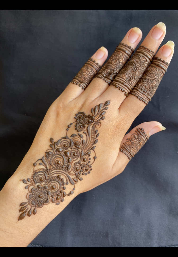 @Afifa_henna