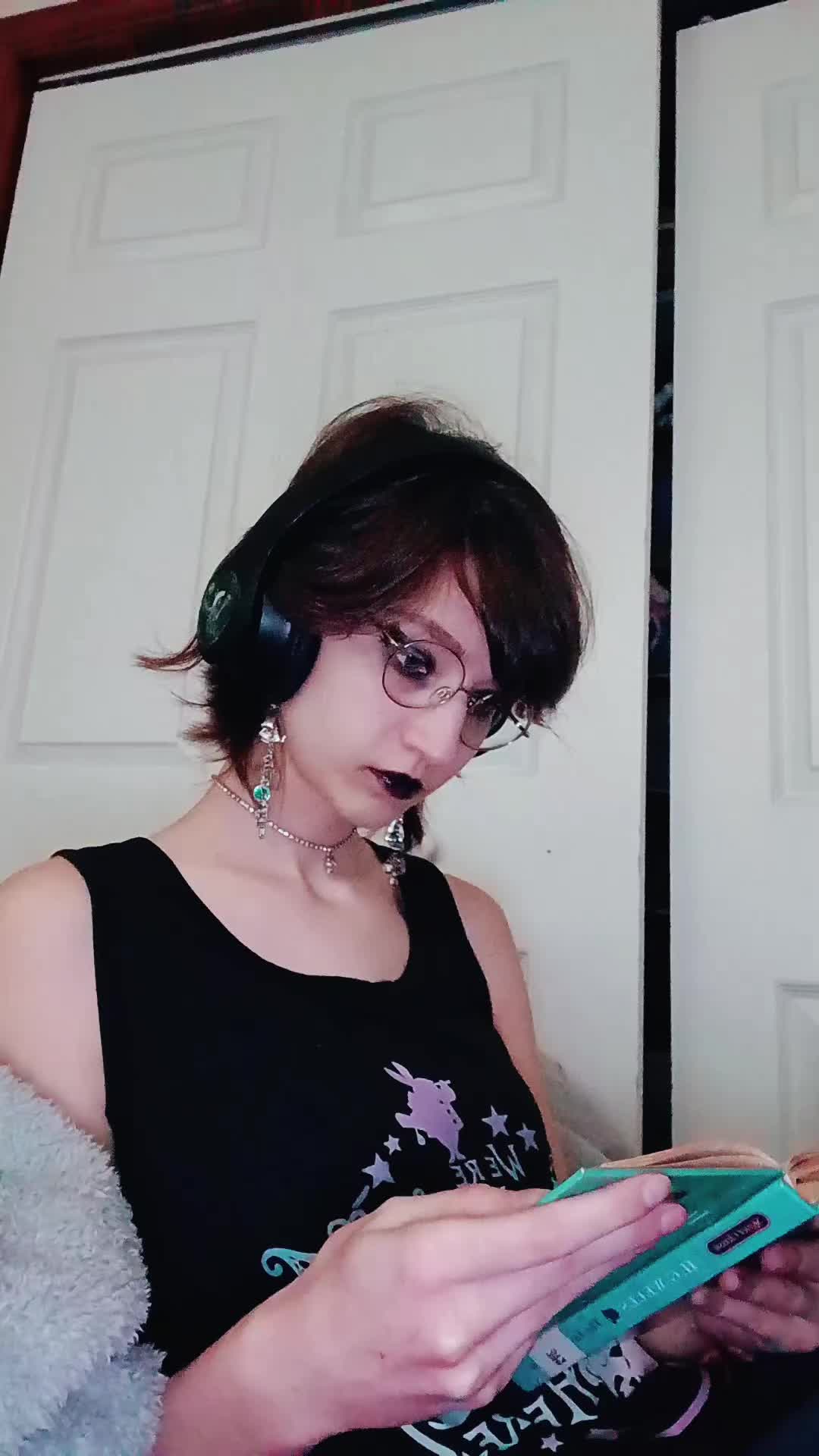 @Weird_hooman_thing666