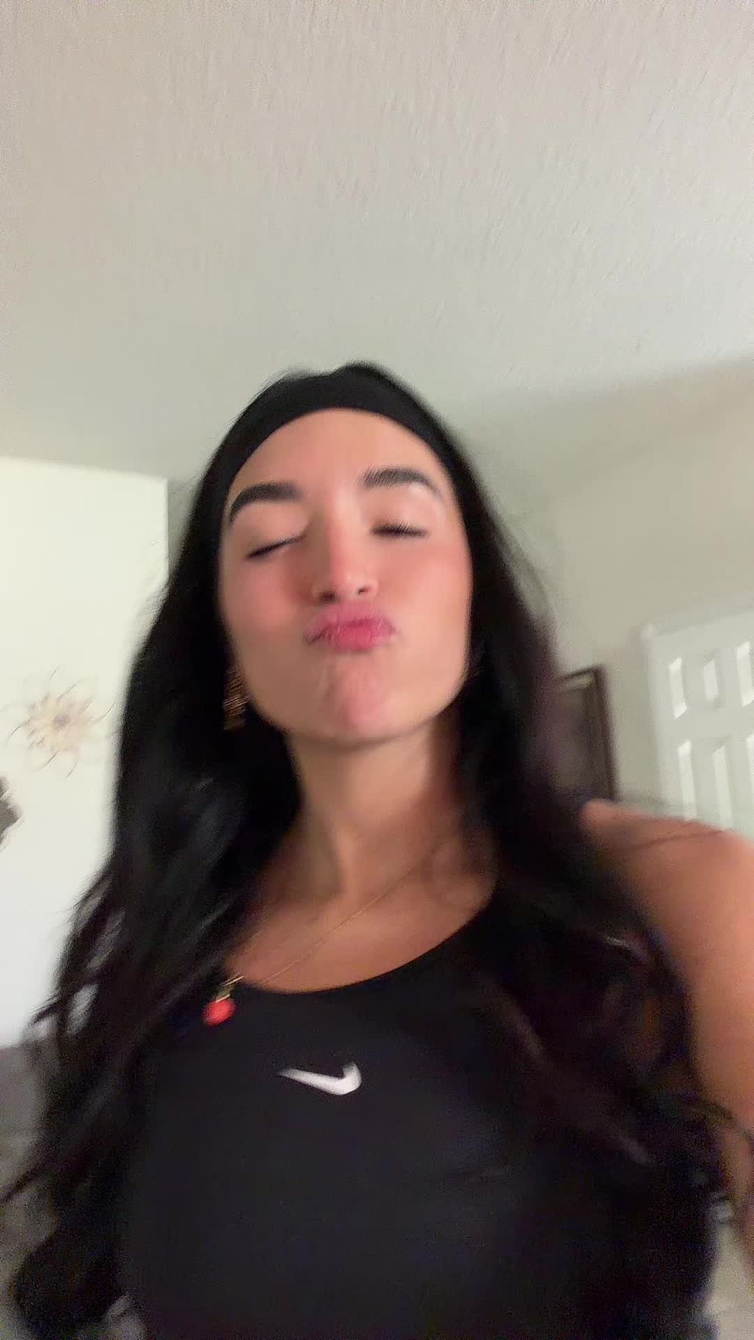 @Valeria