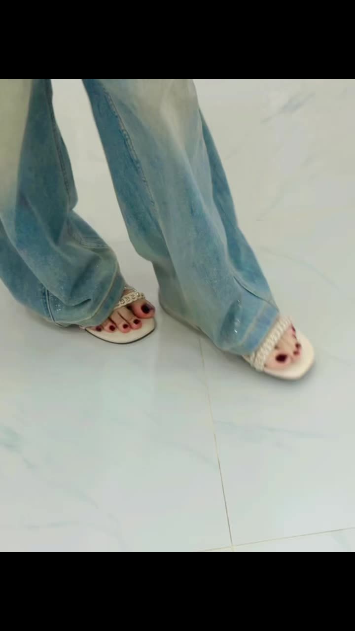 @Cherry Shoe Store
