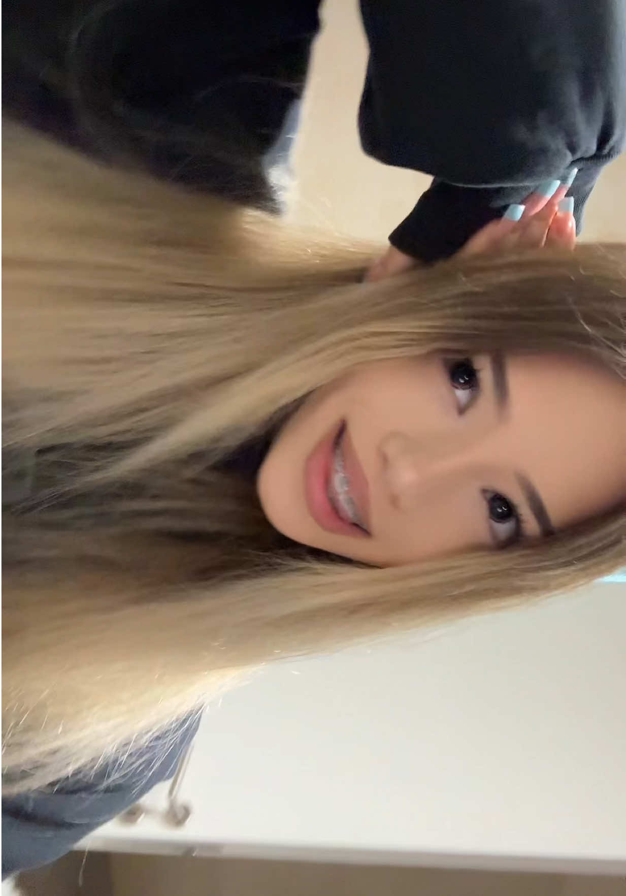 @VLATESSA