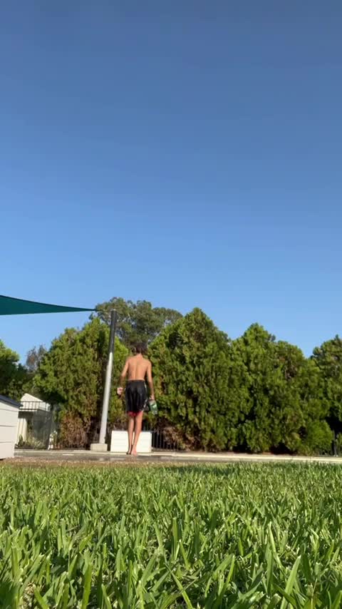 @🦹🏽&zwj;♂️