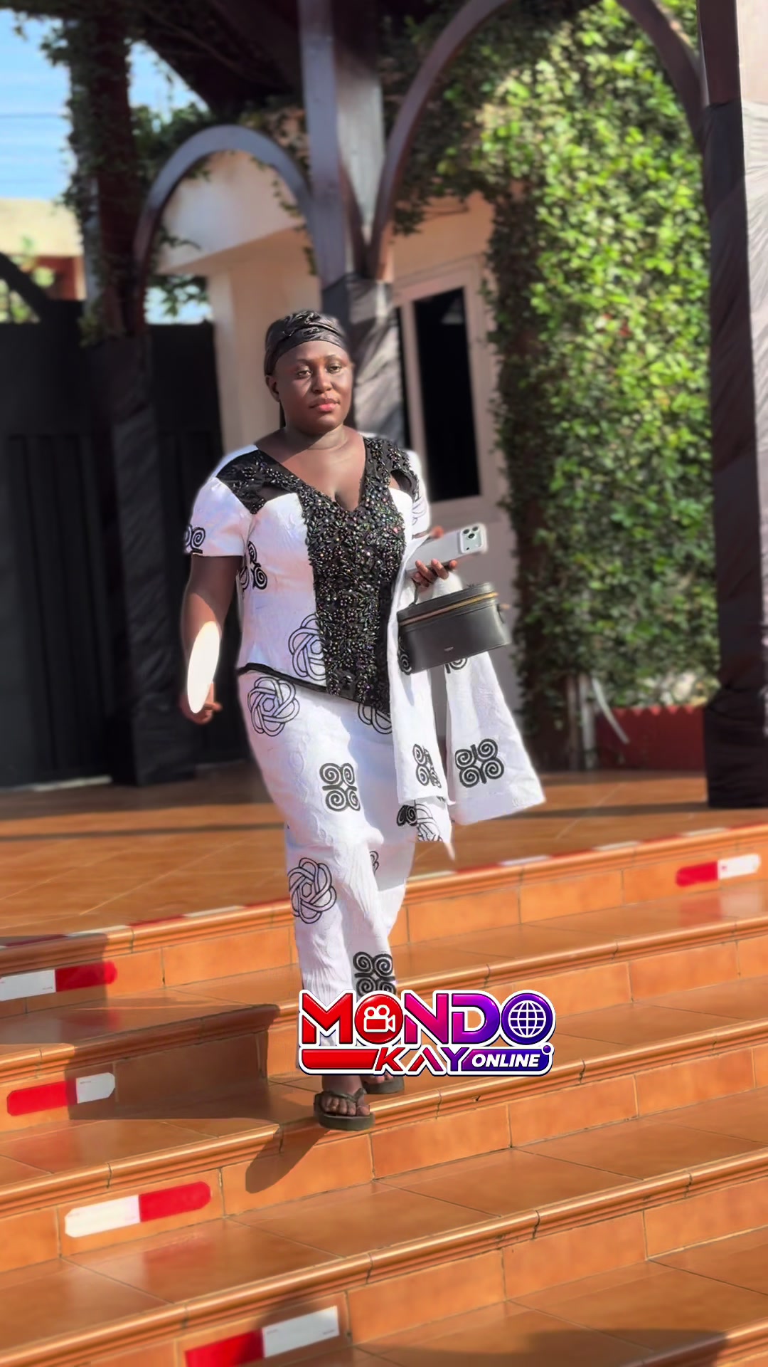 @Mondo Kay Online