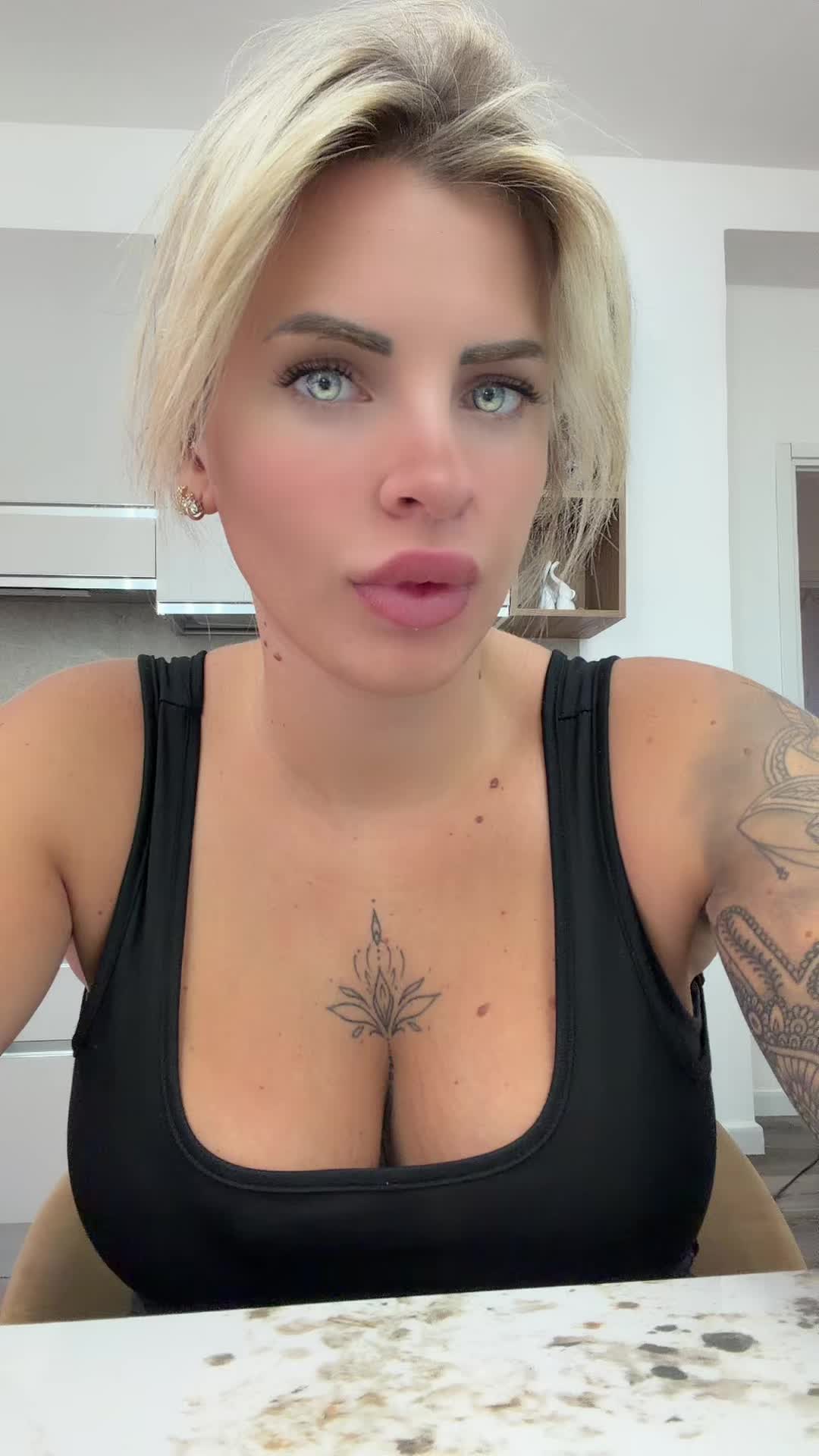 @MartinaCammarotaNails