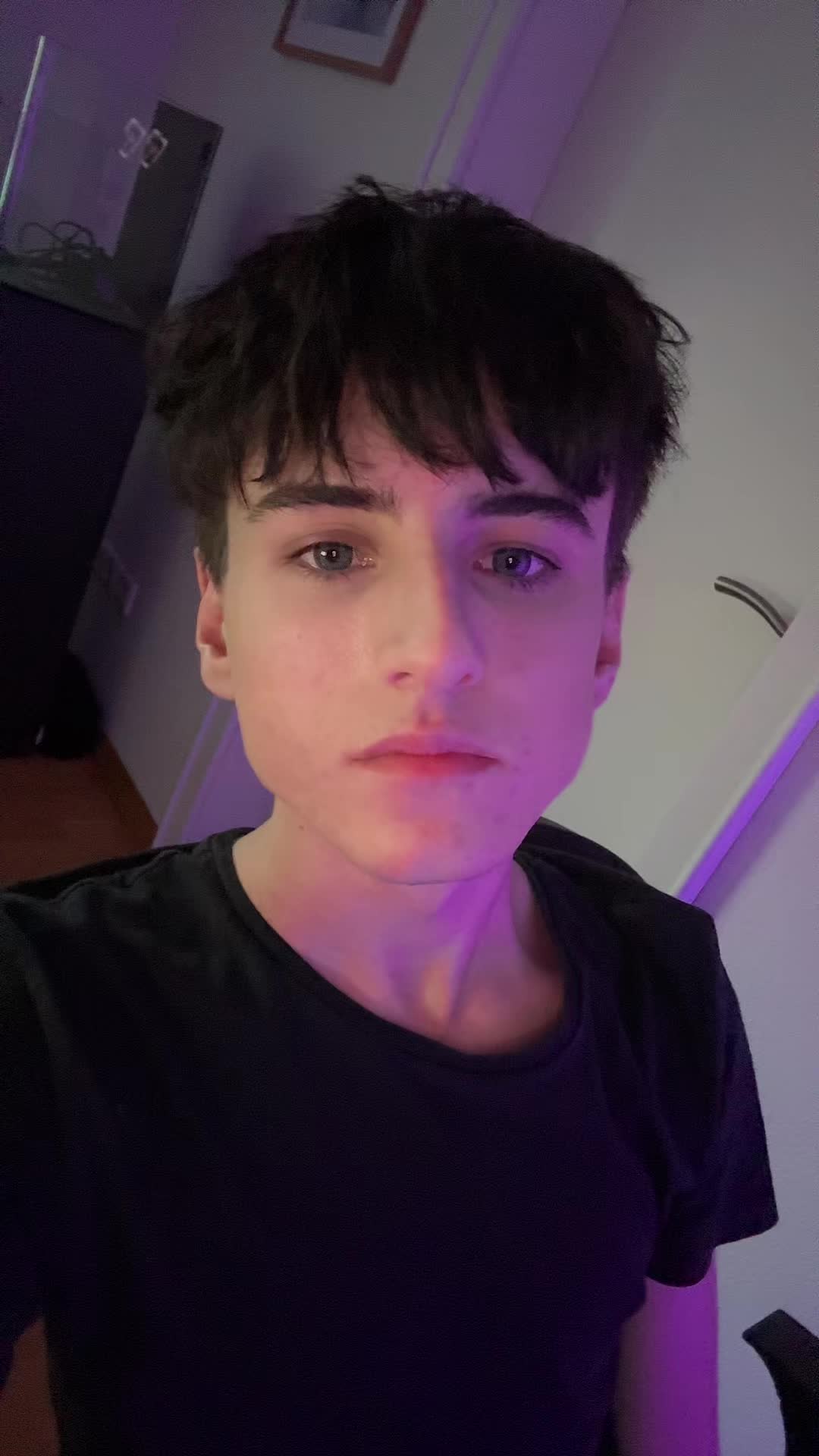@𝗗𝗮𝗻𝘆𝗹𝗼
