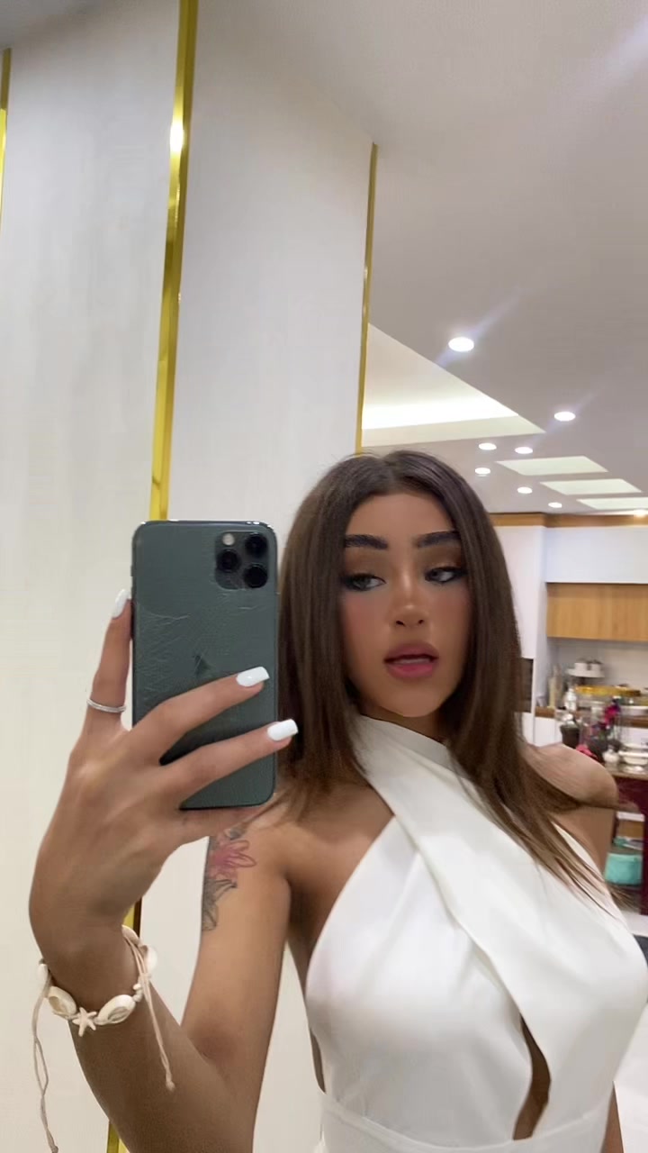 @hellenaslh