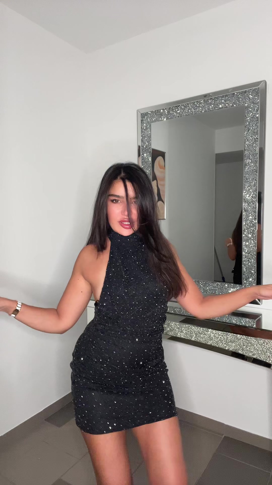 @Bella