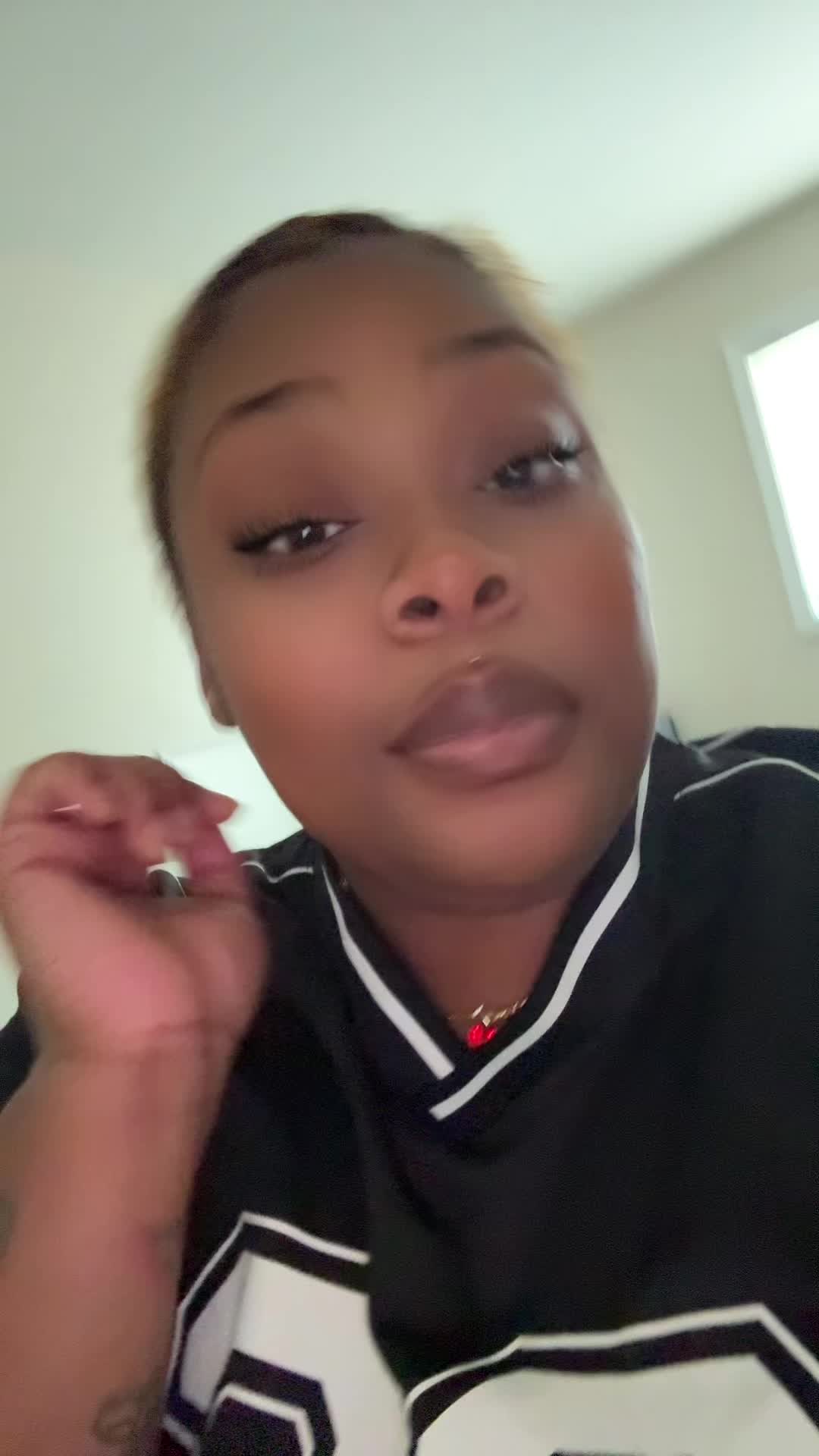 @ItsBritKNEE
