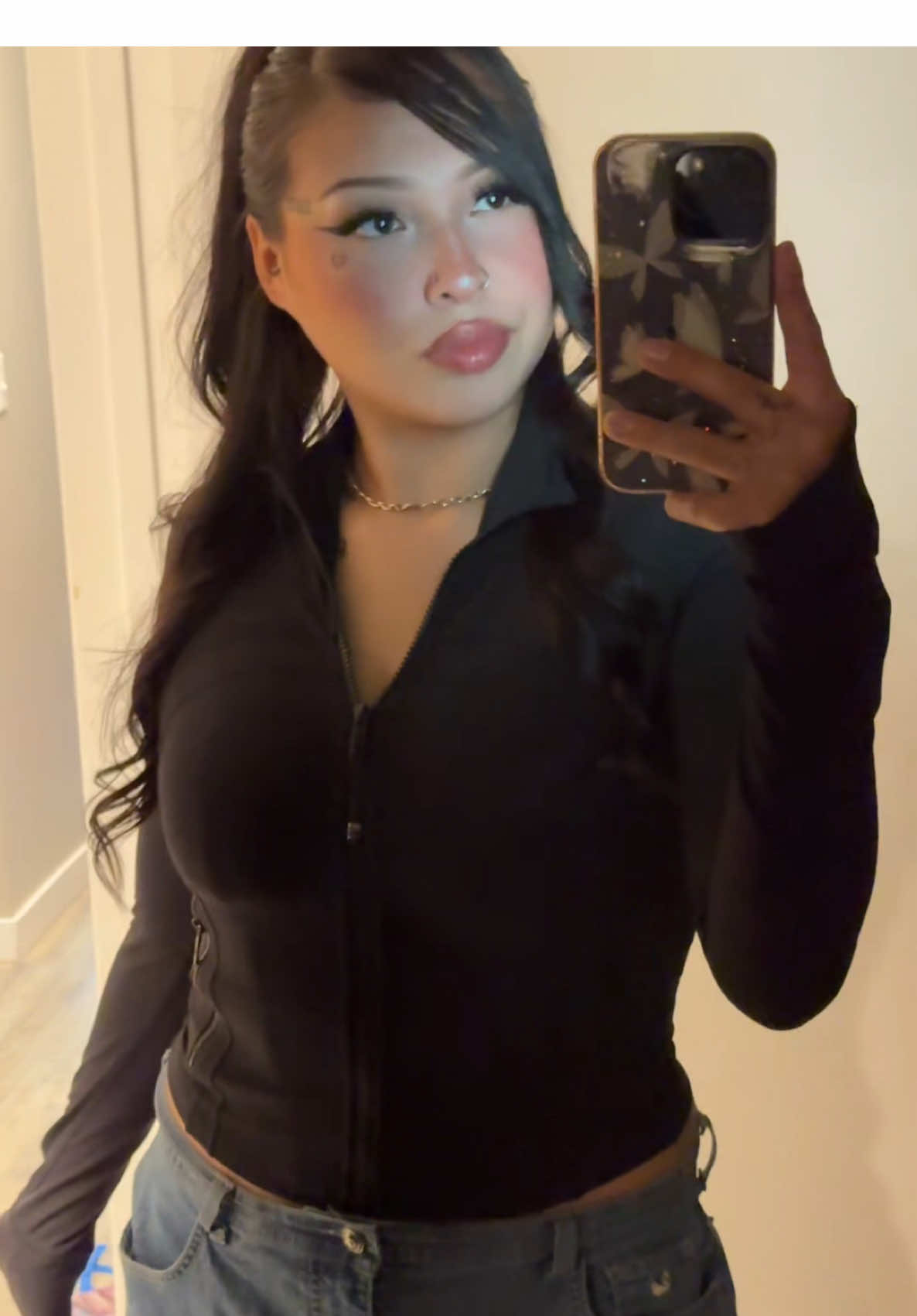 @Amika_elise