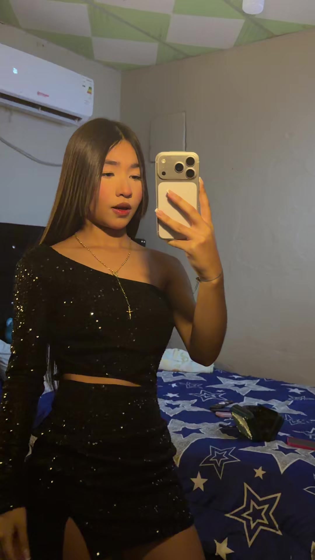 @𝒸𝒽𝒾𝓃𝒶.