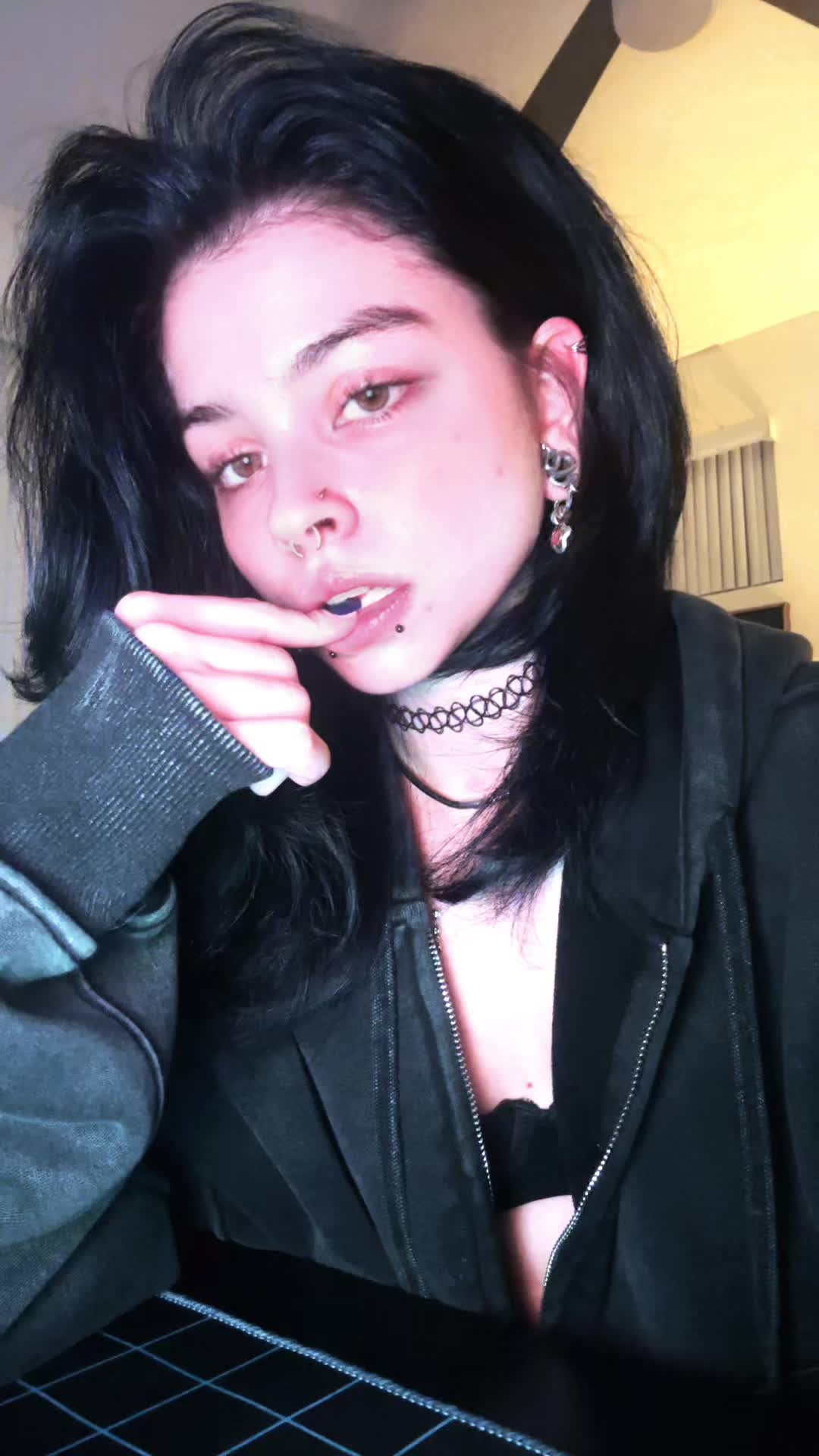 @bella