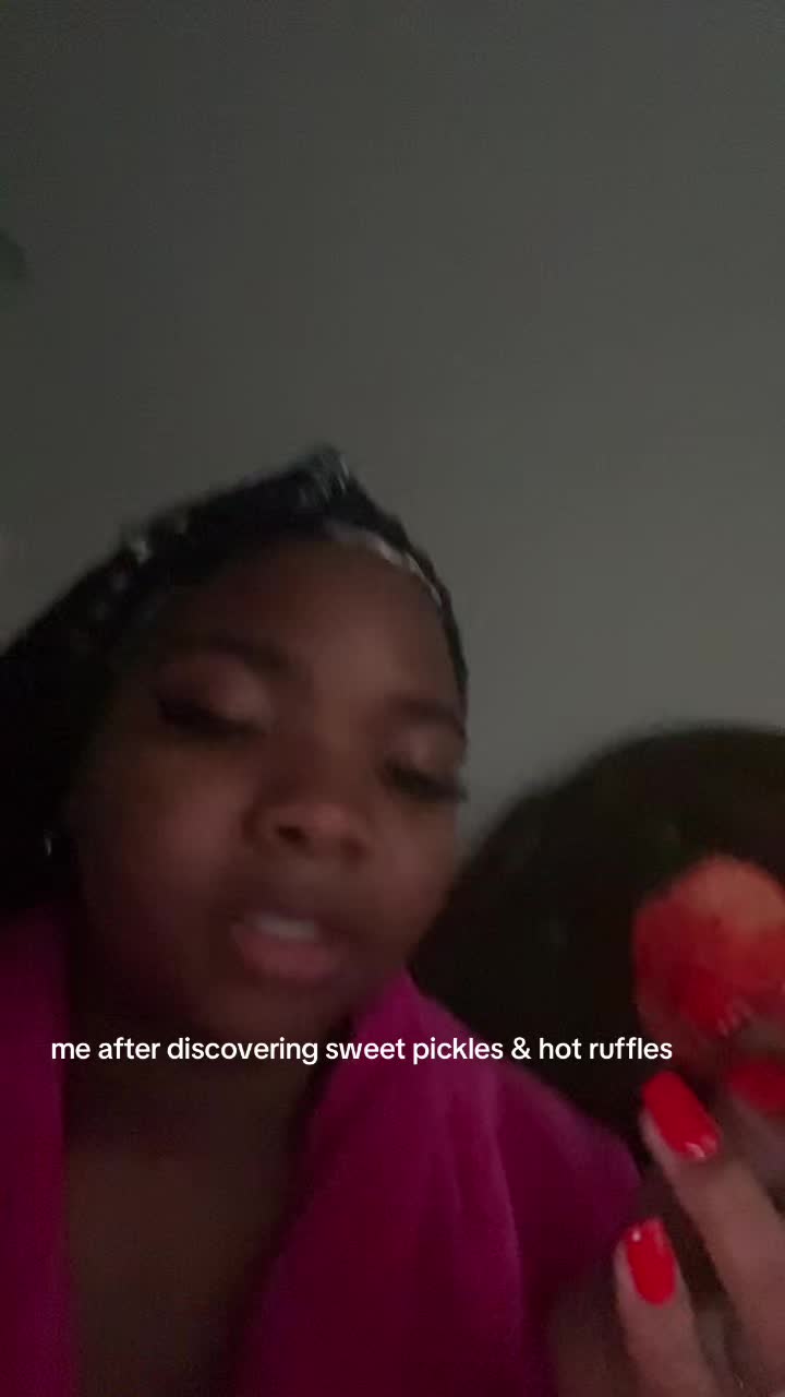 @lurkingglouu