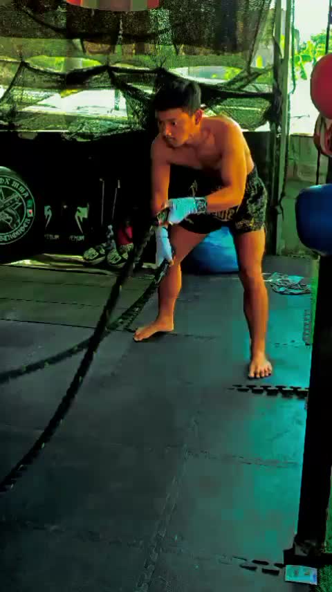 @KRISBOXMMA