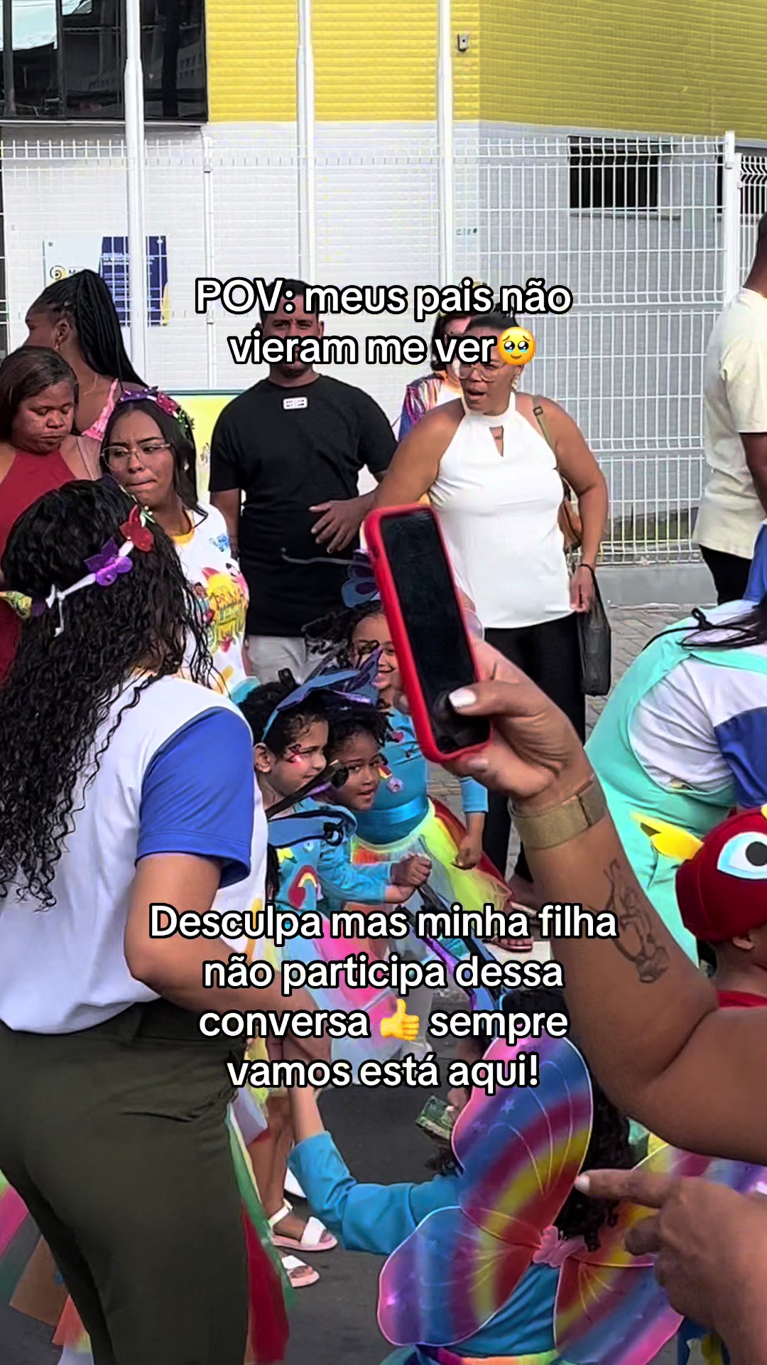 @laricoellho_