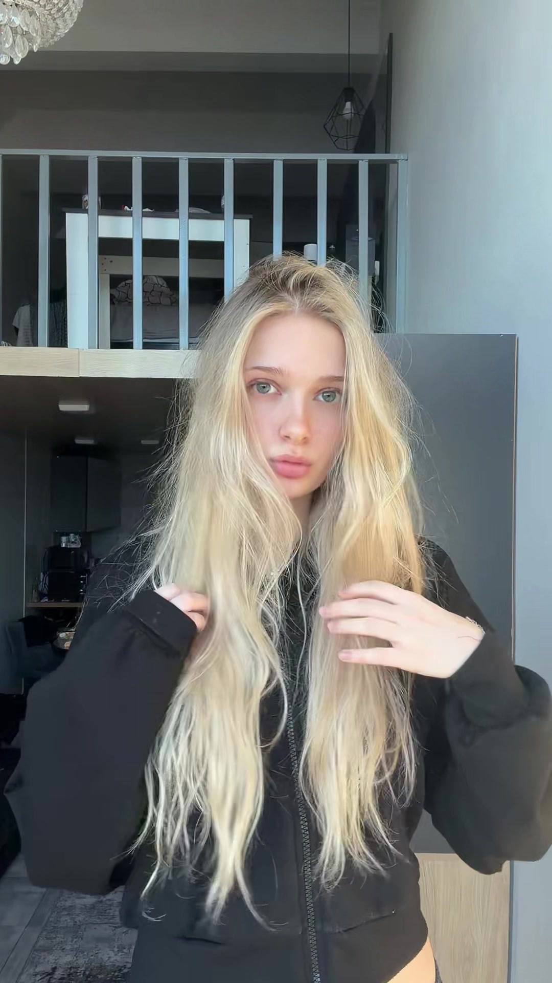@лизточек🩷