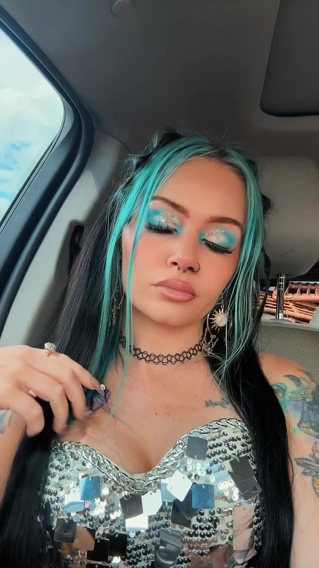@NickiNik🖤📸