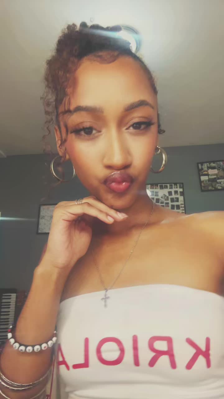 @Neli&trade;️