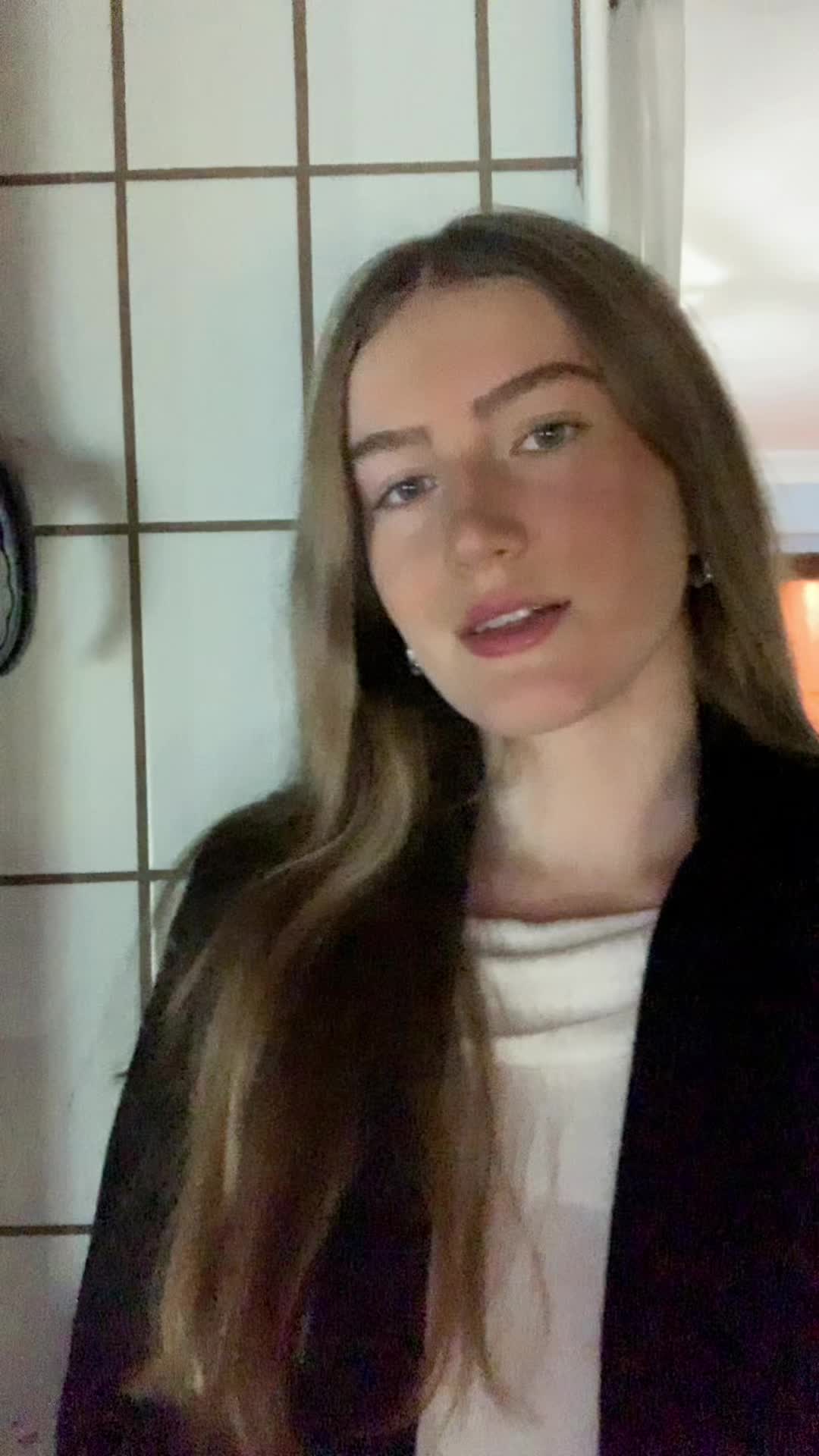@&