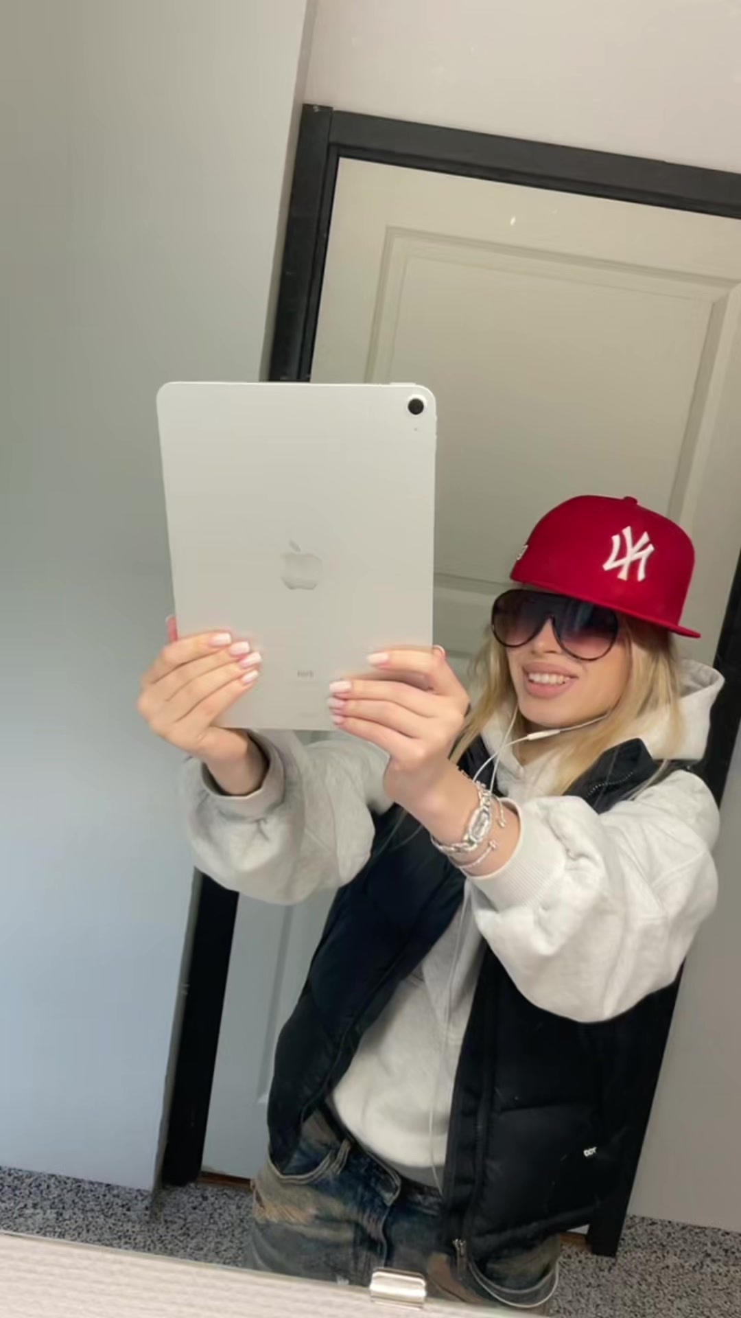 @lizzitak