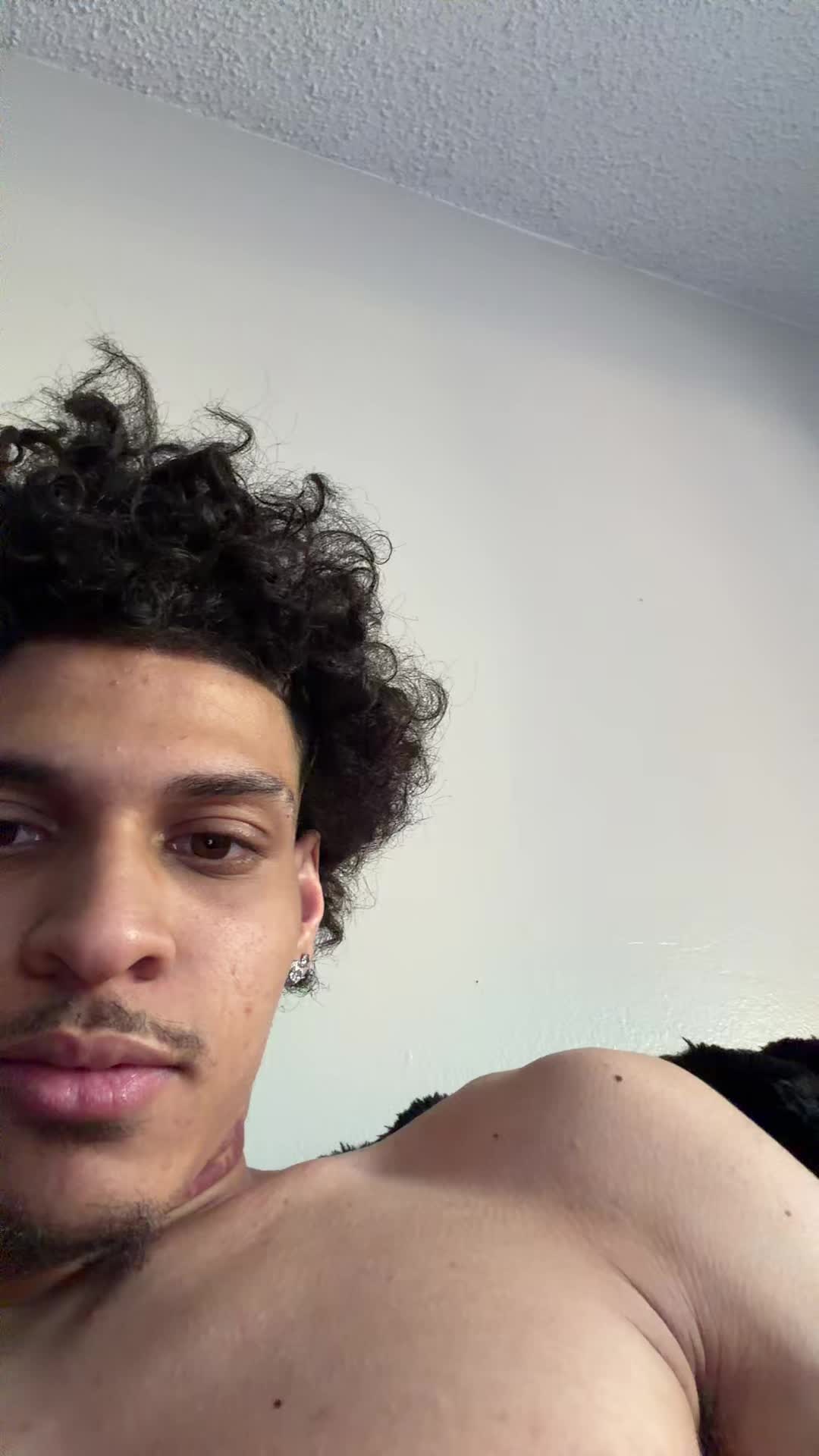 @Kenny&yuml;🧟&zwj;♂️