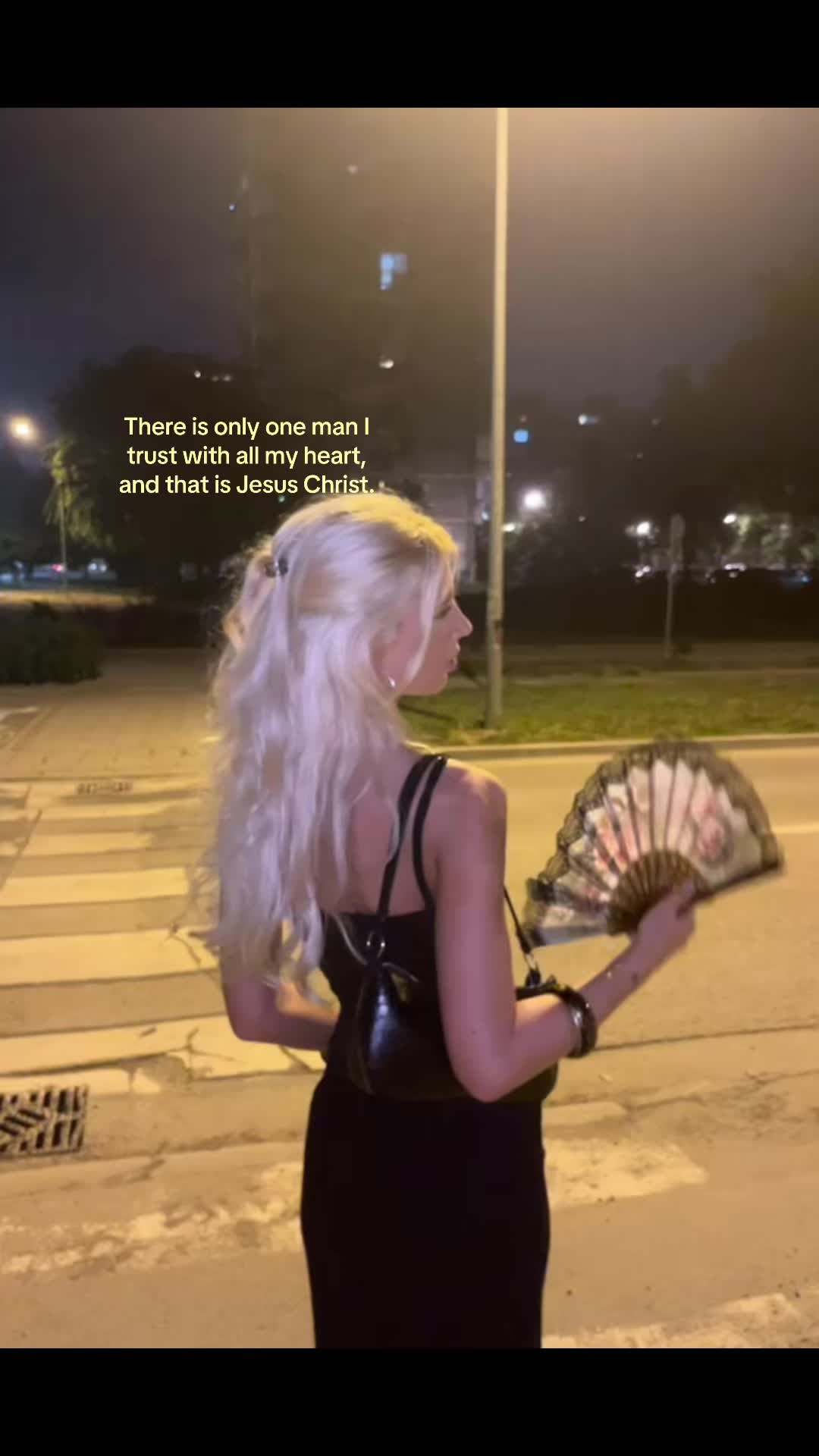 @𝒞𝒽𝒶𝓇𝓁𝒾𝓃𝑒