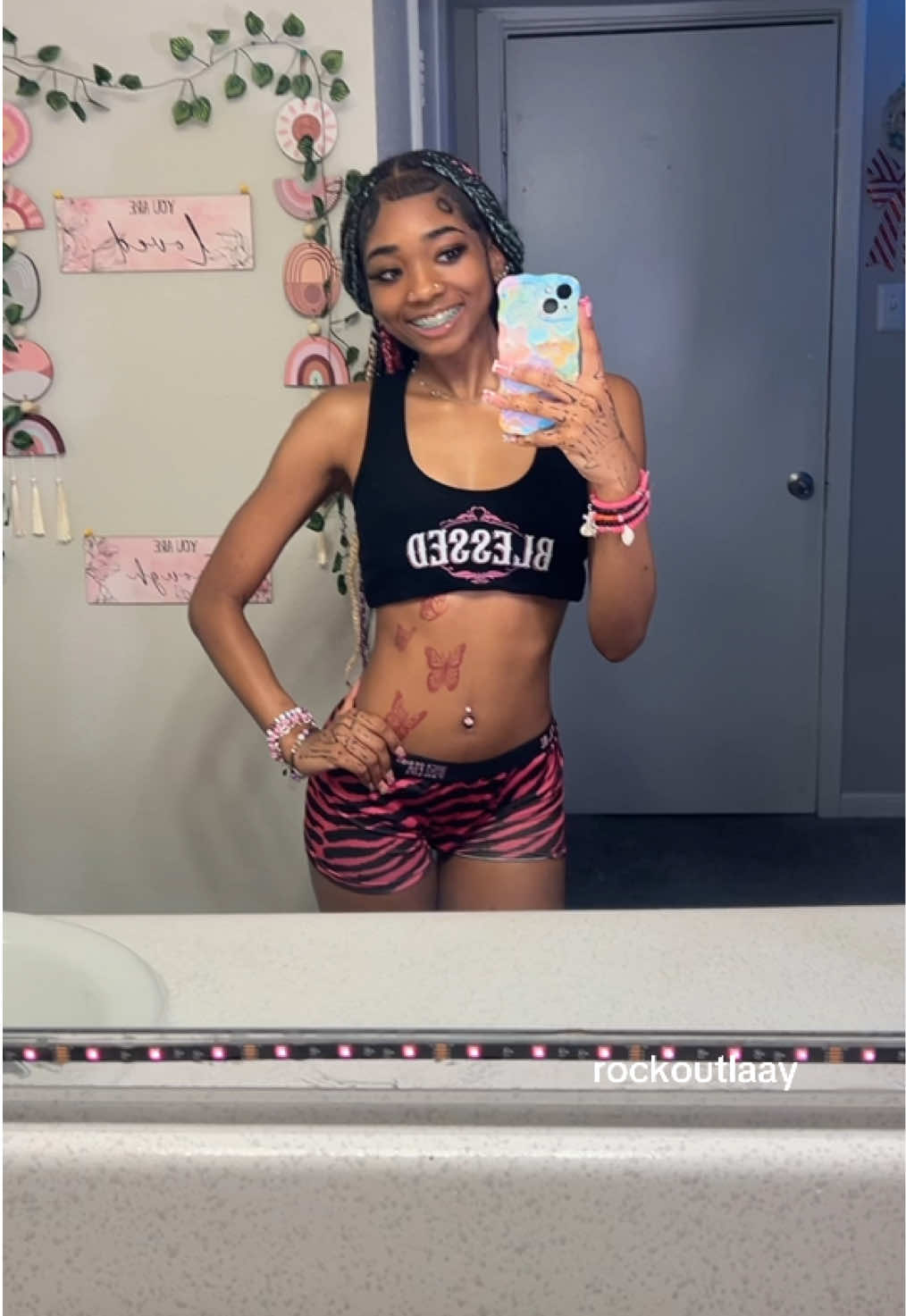 @rockoutlaay