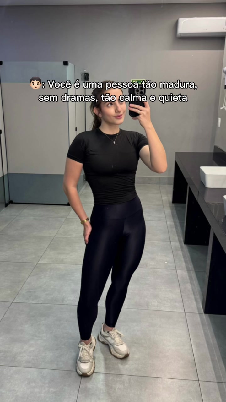 @Anna Giulia Ávila Frauzino