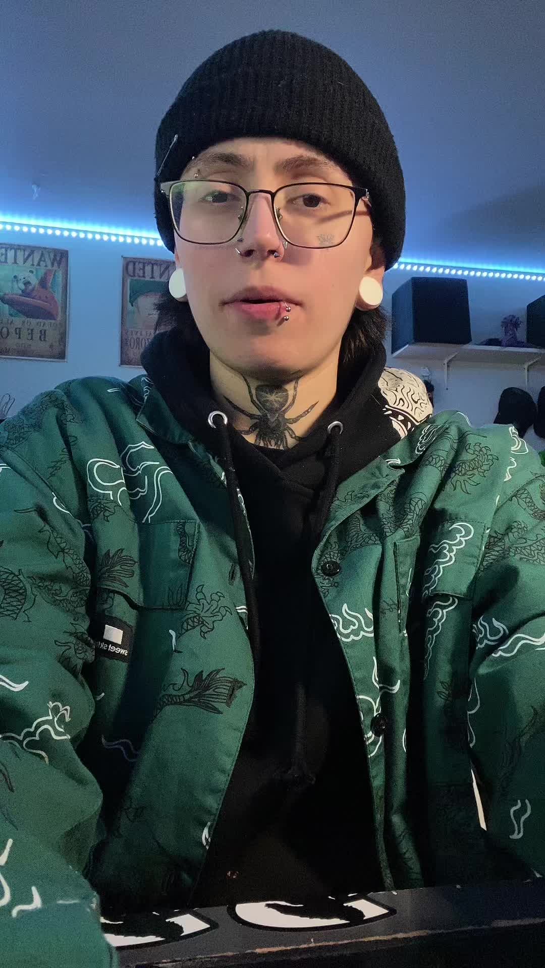 @KJ🕸️