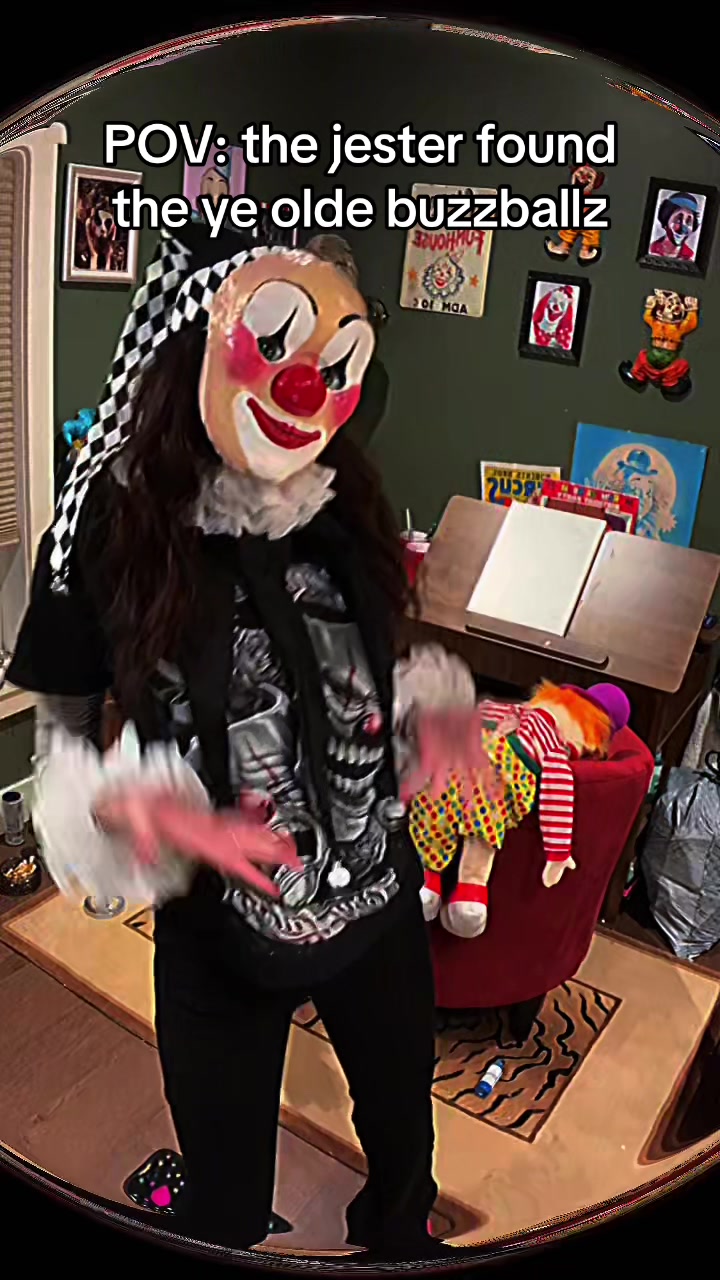 @clownlady
