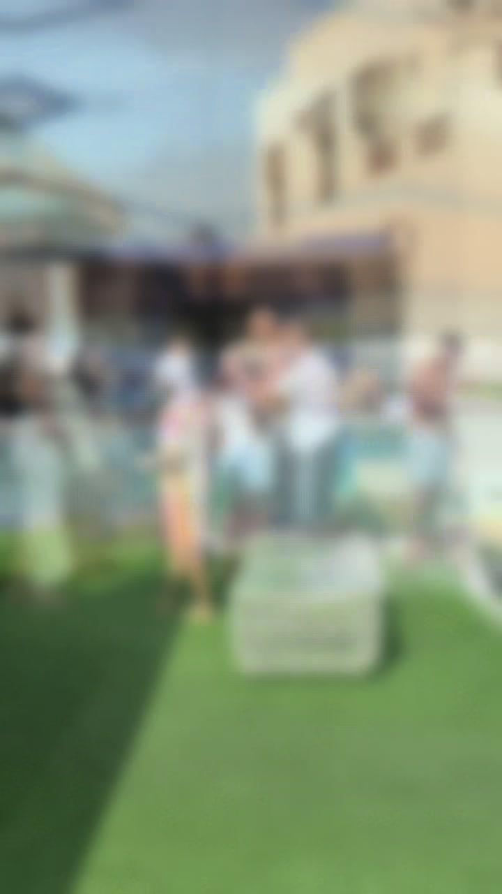 @Y11.ae