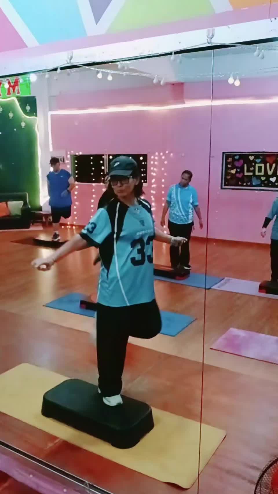 @lizapeter