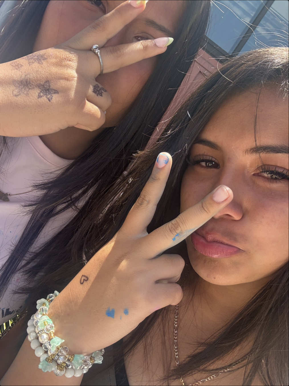 @𝓔𝓶𝓮𝓵𝔂 🖤
