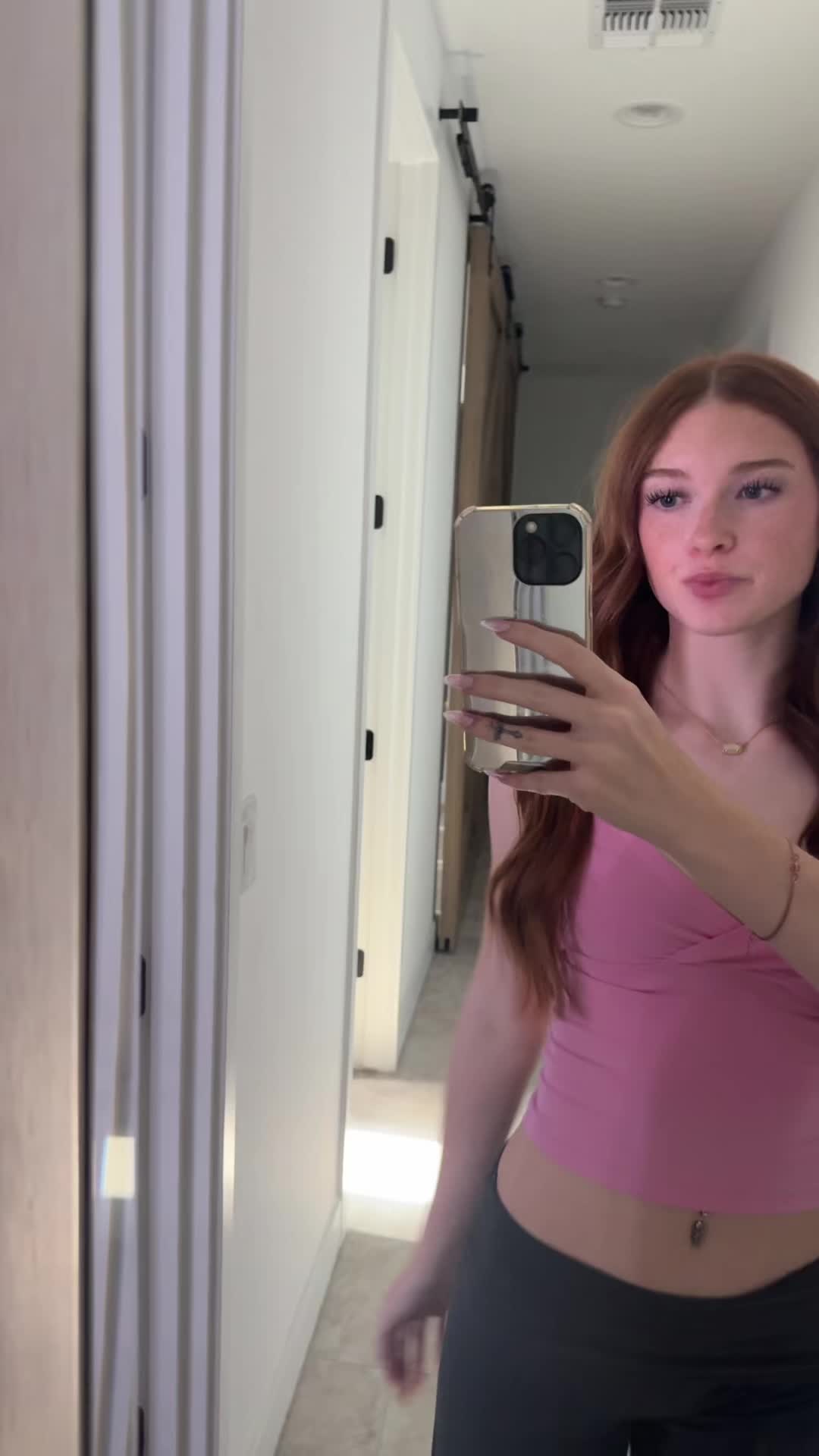 @bella