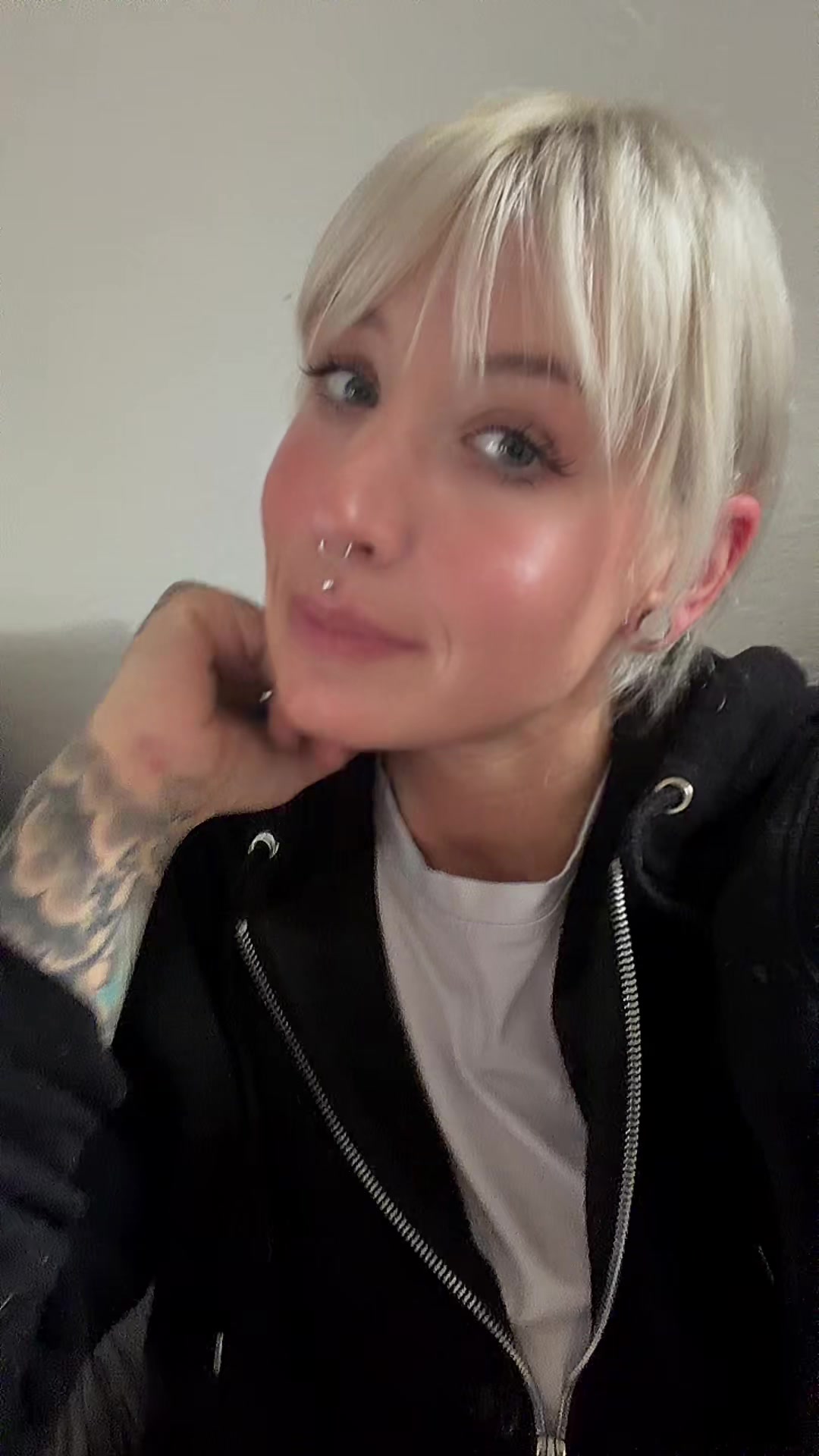 @Angiee🖤