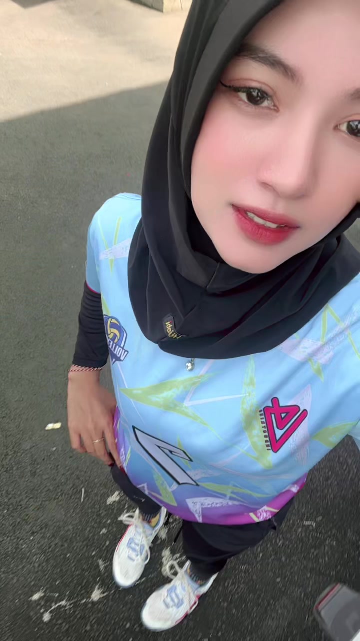 @Vee🕊️
