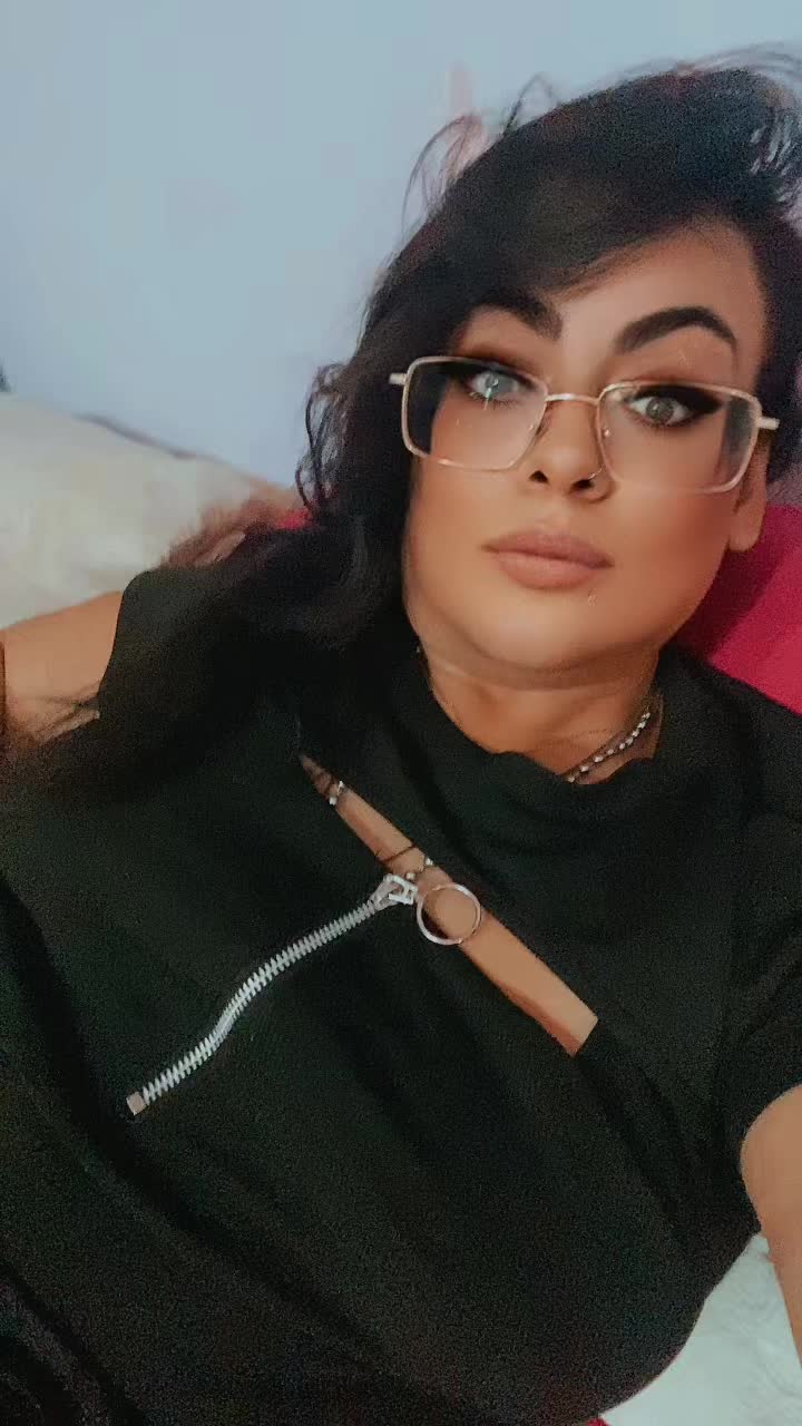 @VALENTINA À CINES 💋