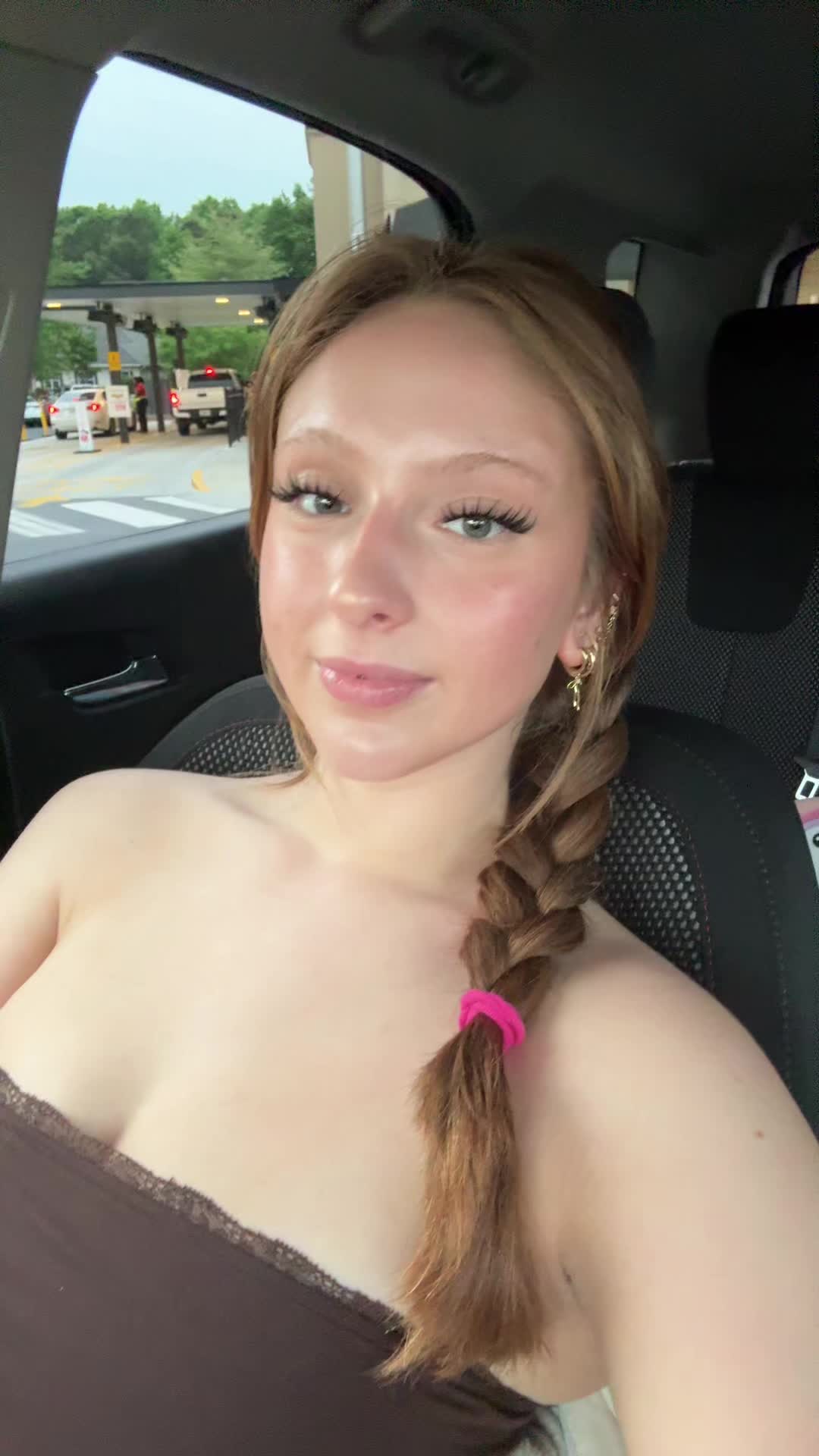 @mcdonaldsfemboyworker