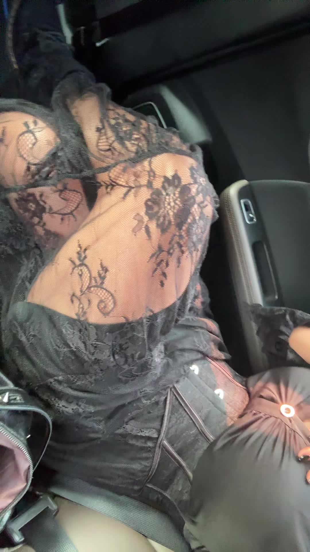 @Siskaeeenya3