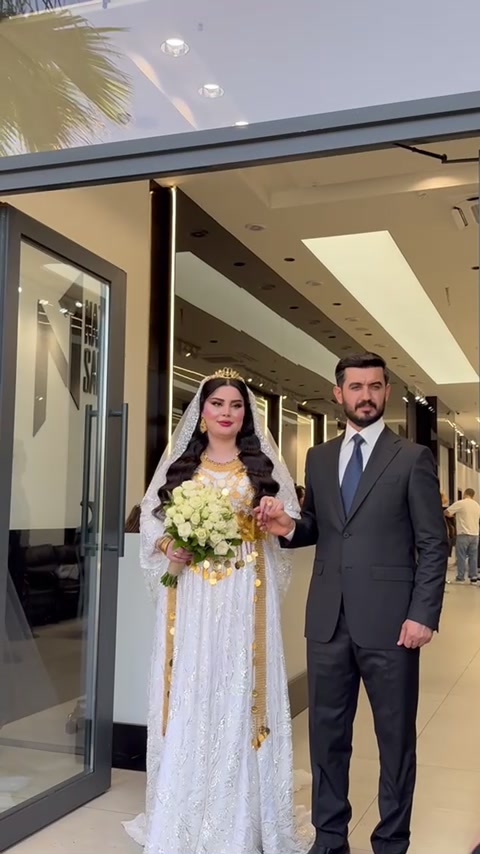 @𝐙𝐚𝐫𝐢💛