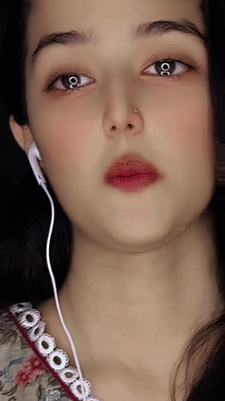 @𝕾𝖆𝖒𝖊𝖊𝖗𝖆 𝕶𝖍𝖆𝖓 🕊️