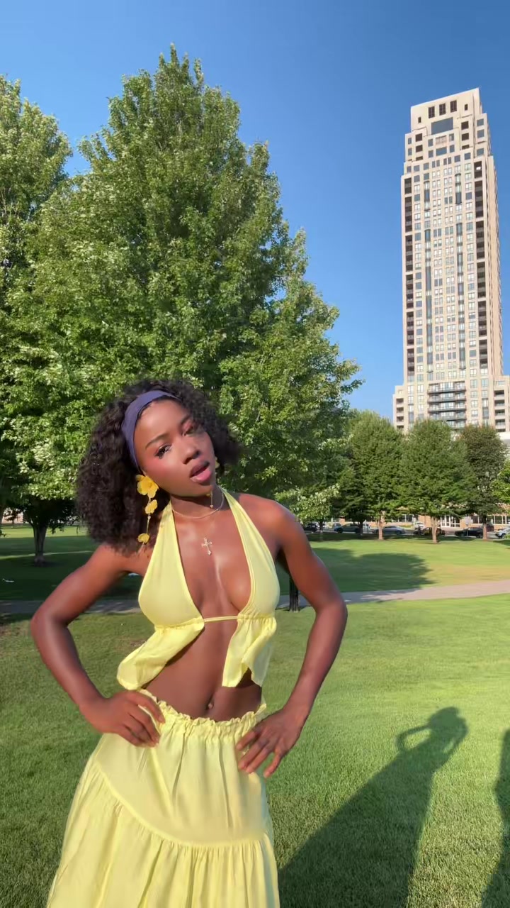 @Dark_girl_hawa