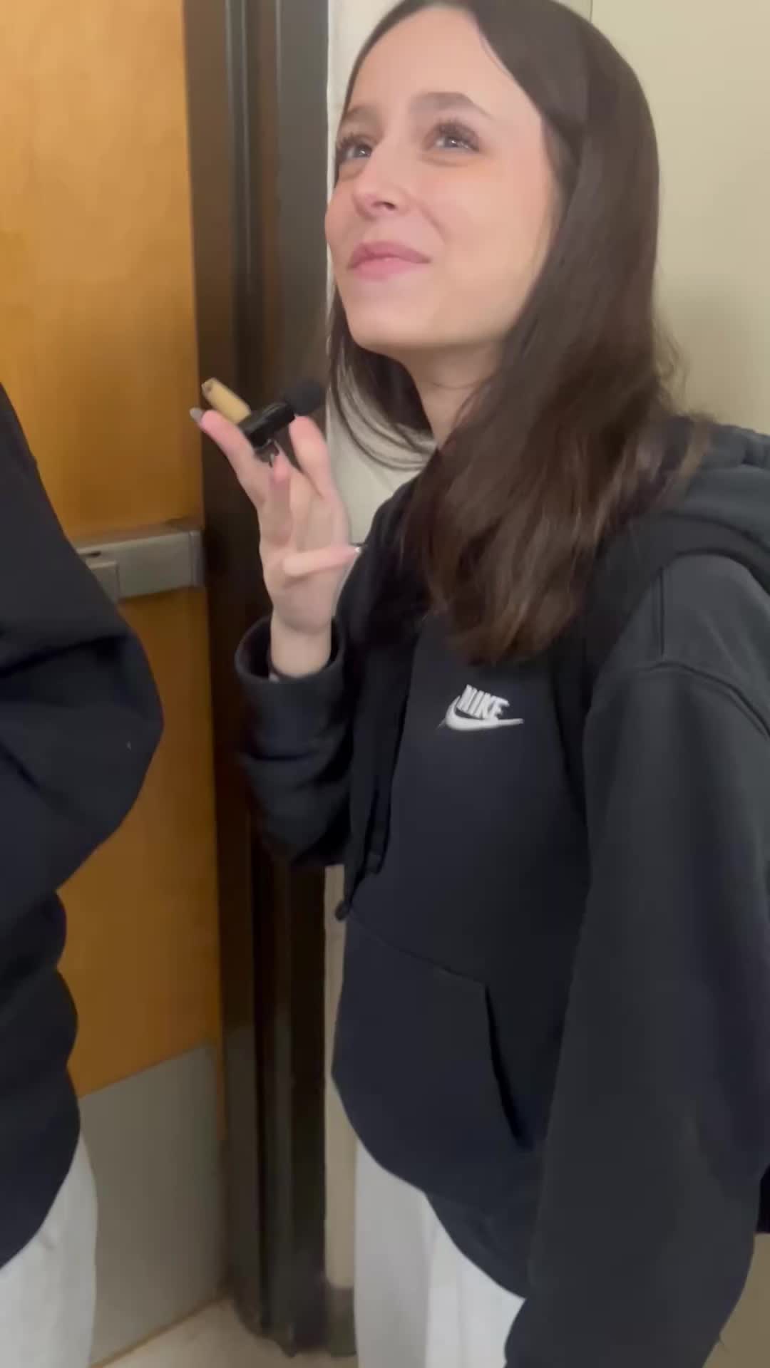 @️