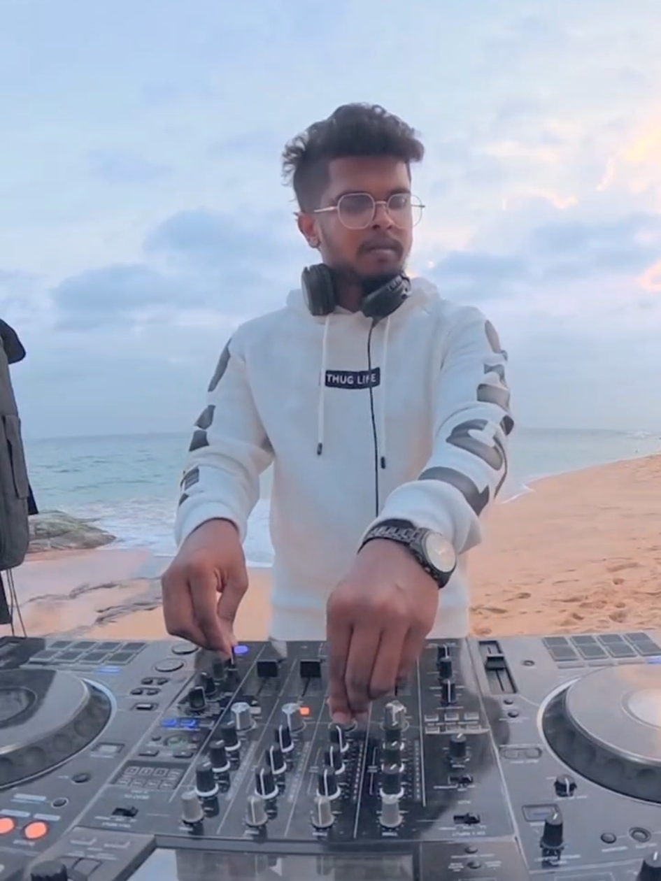 @DJ SHAAN 🇱🇰