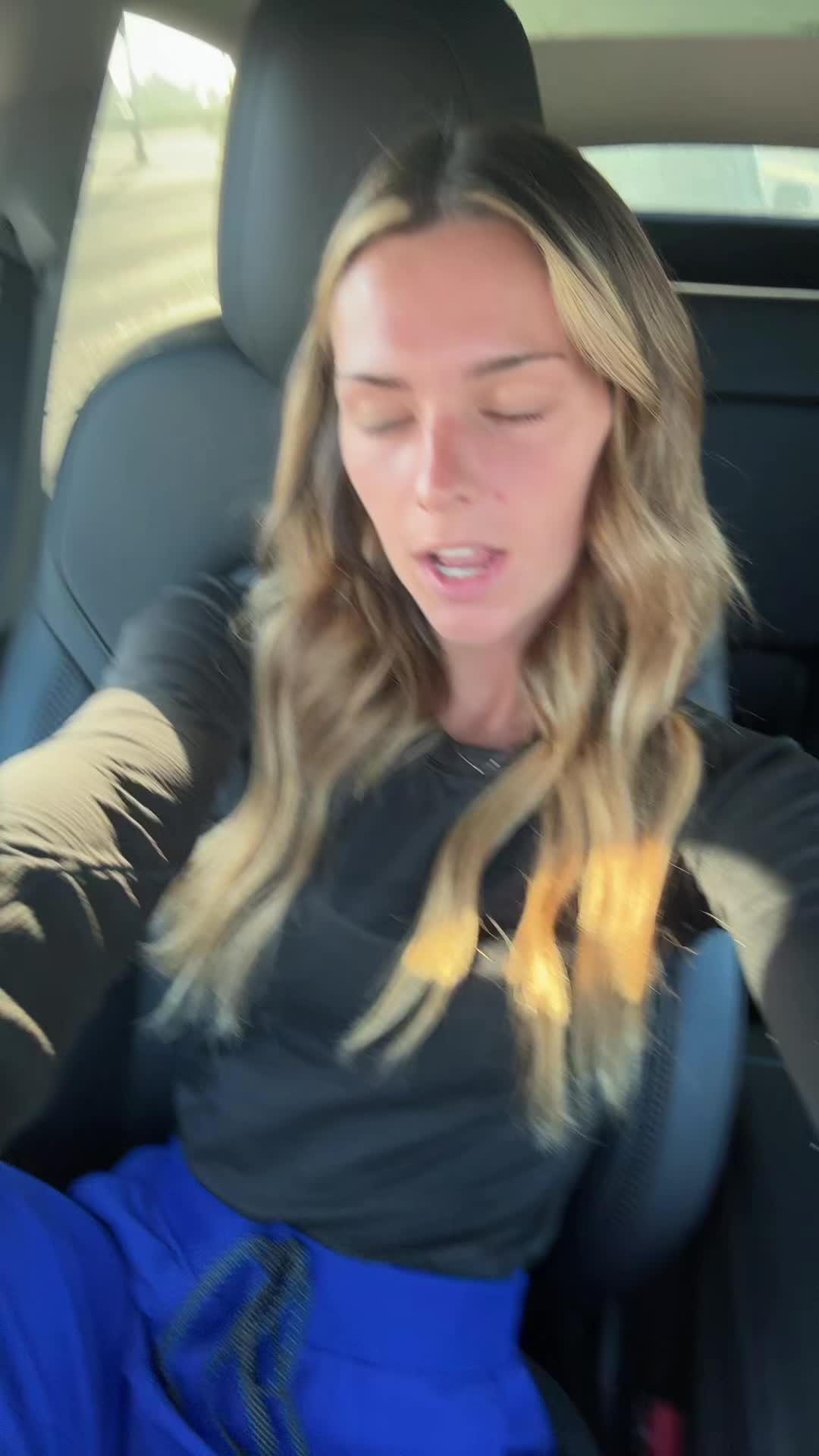 @kaylaumbach