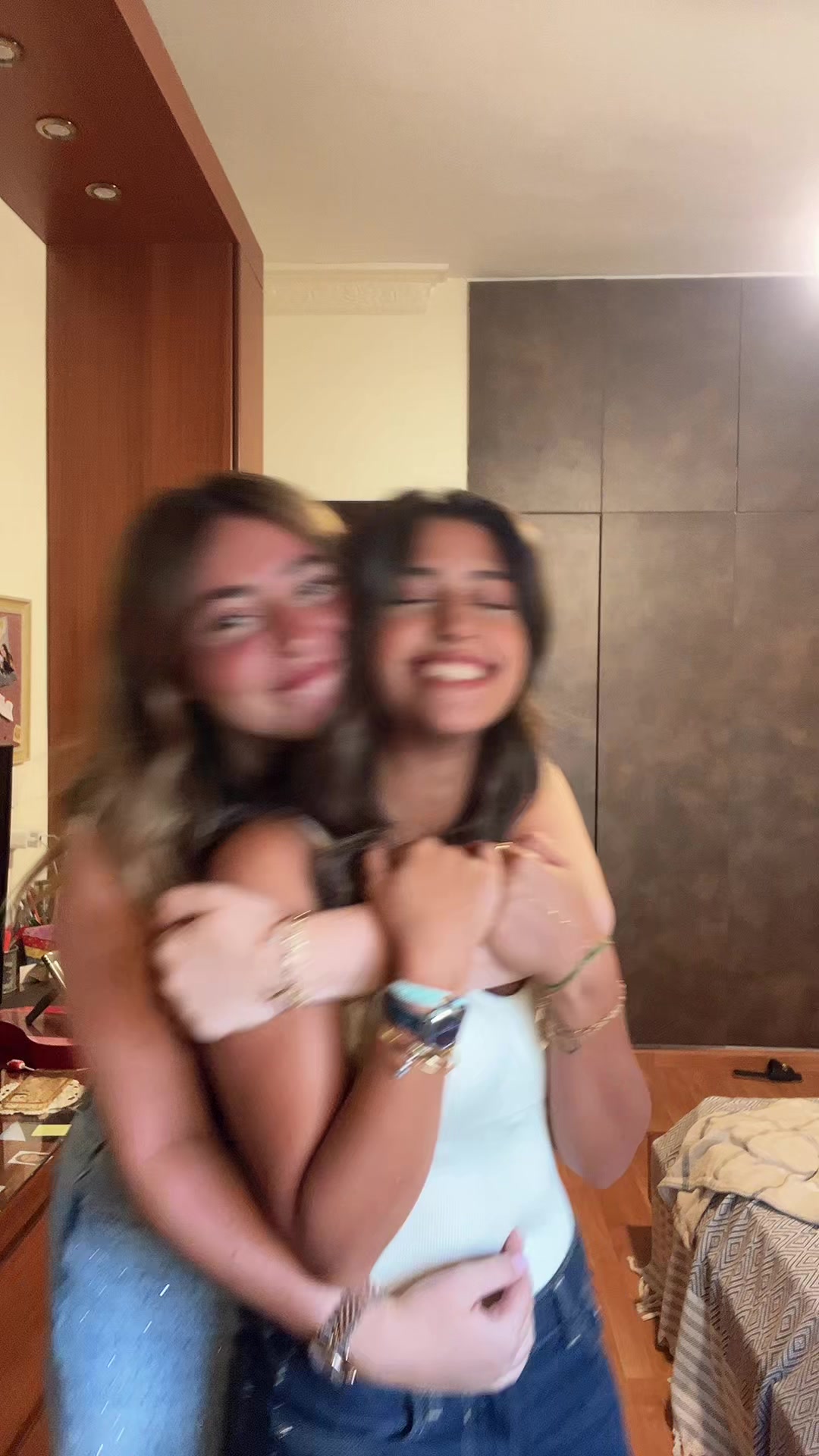 @yasmina