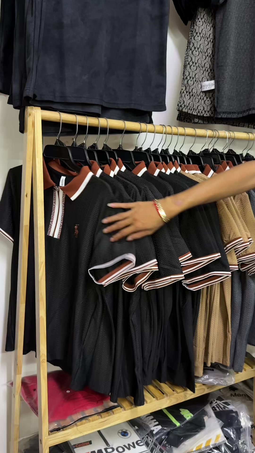 @Page:PozzThy Store