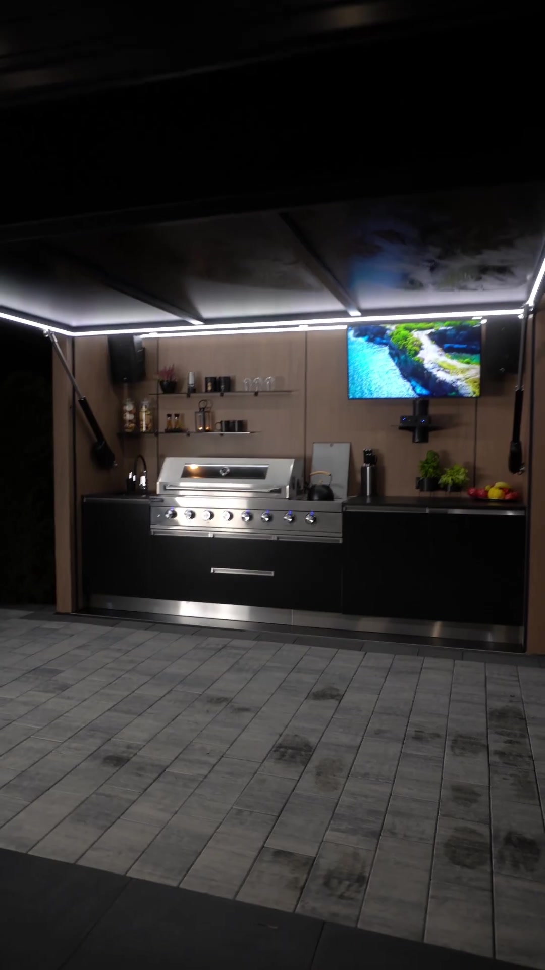 @Grilluxe Outdoor Kitchens