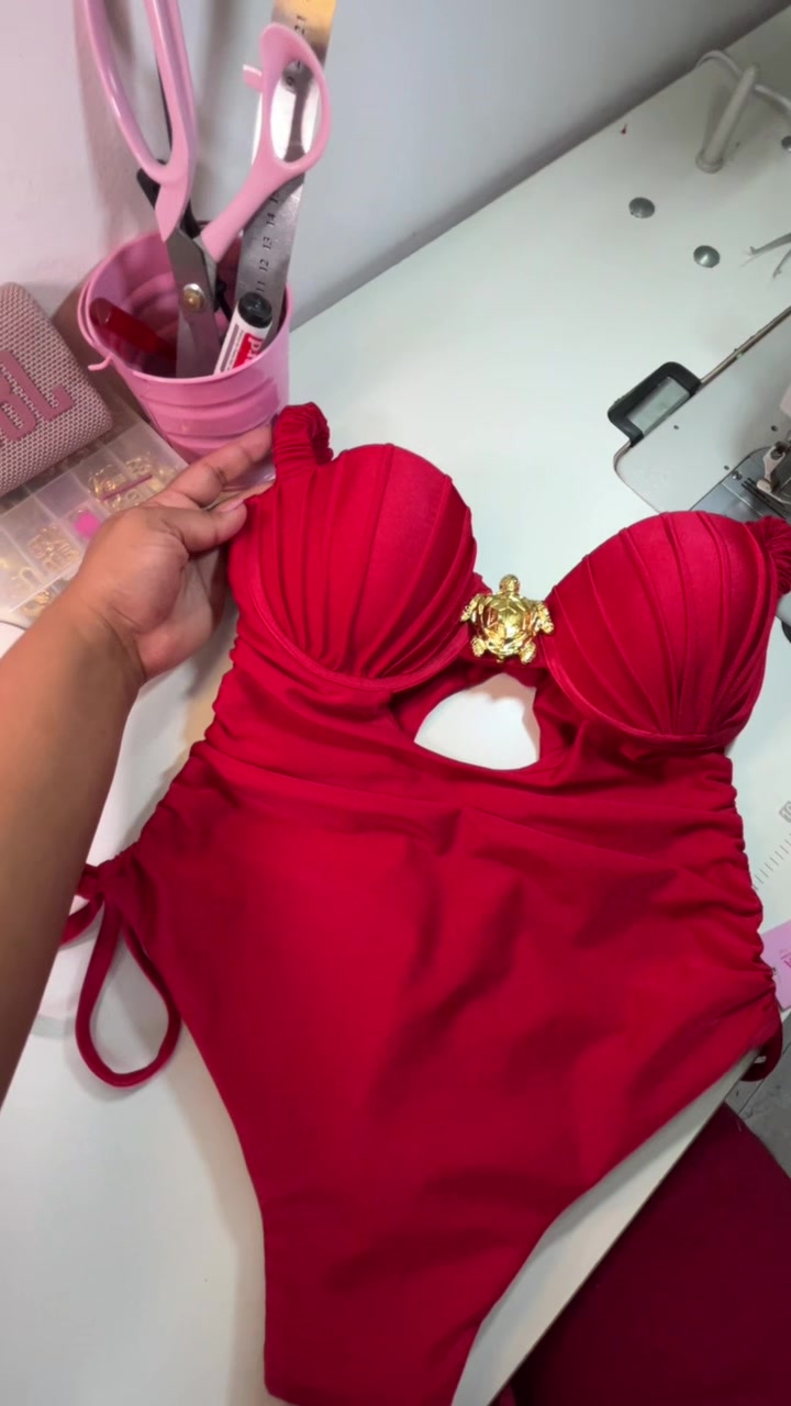 @Coquetaswimsuit